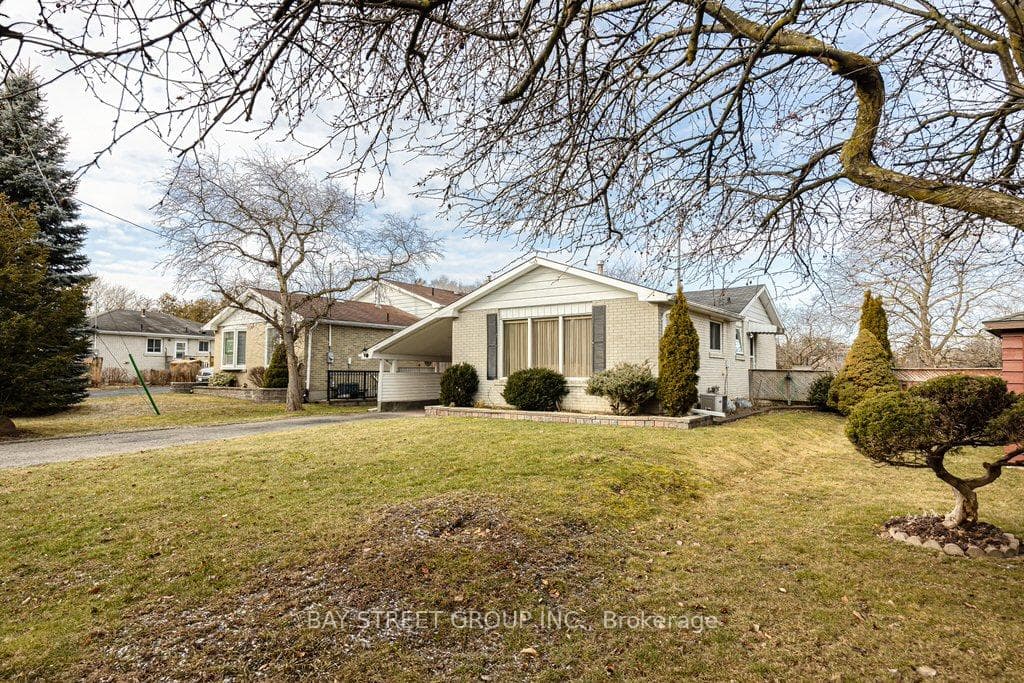 140 Woodpark Place photo 3