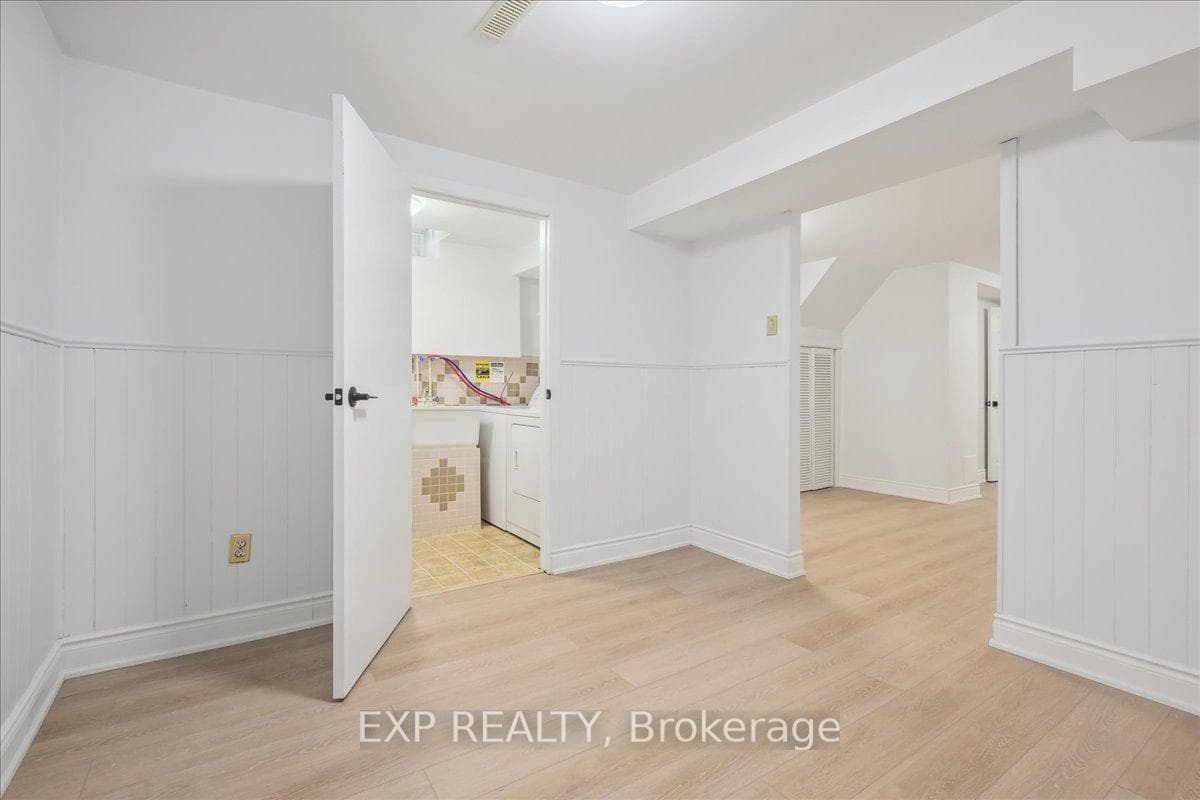 365 Tailfeather Crescent Unit 30 photo 35