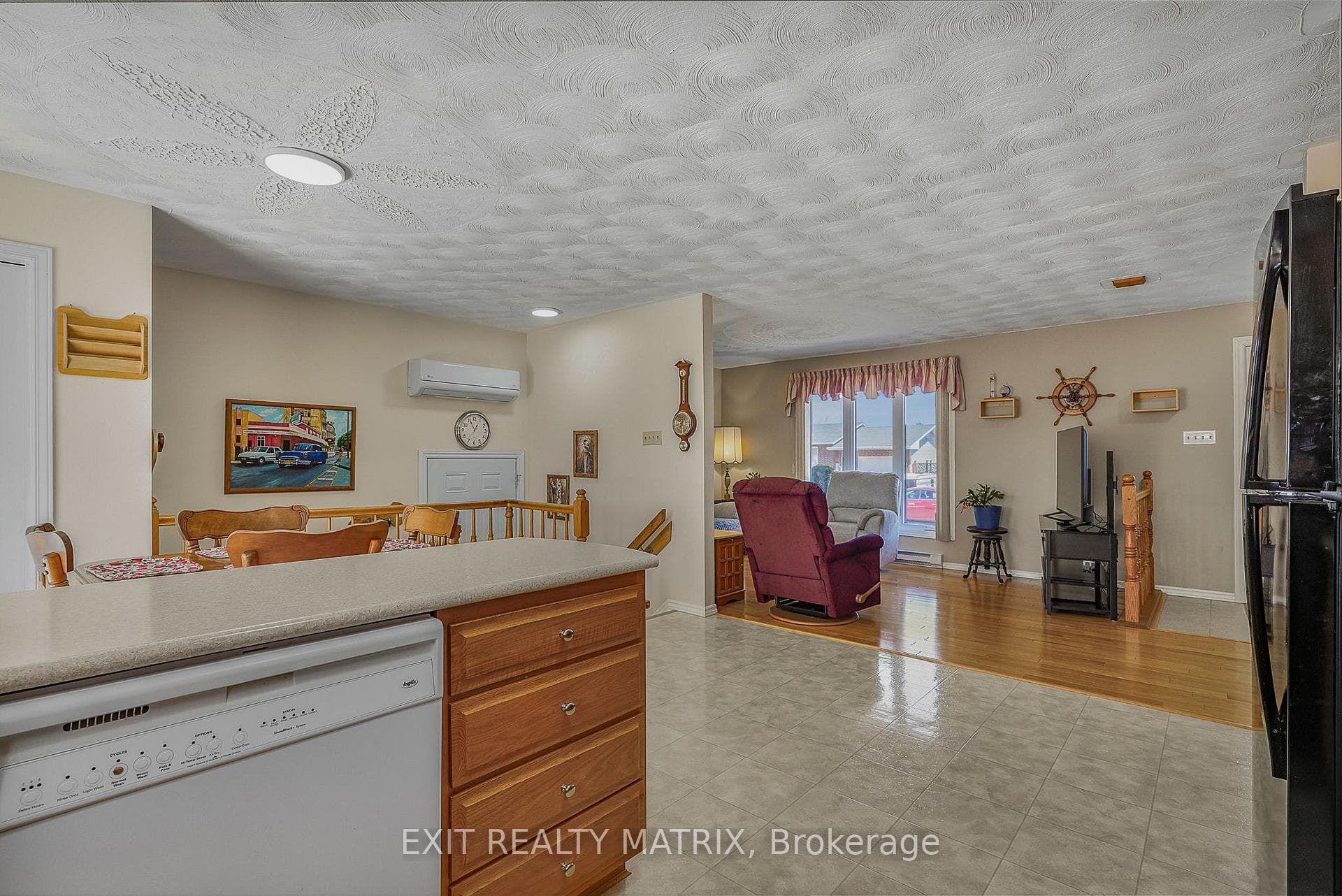 87 Lalande Crescent photo 16