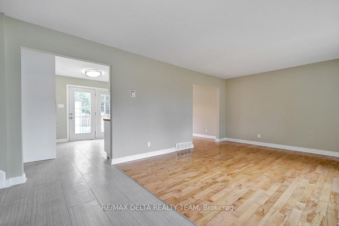 397 Phoenix Crescent photo 6