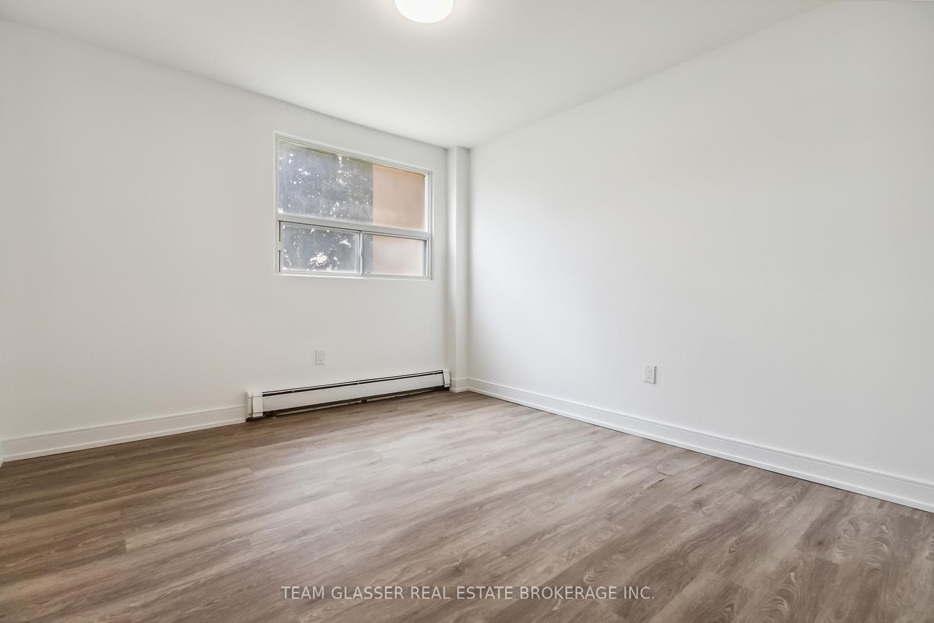 1570 Adelaide Street Unit 220 photo 25