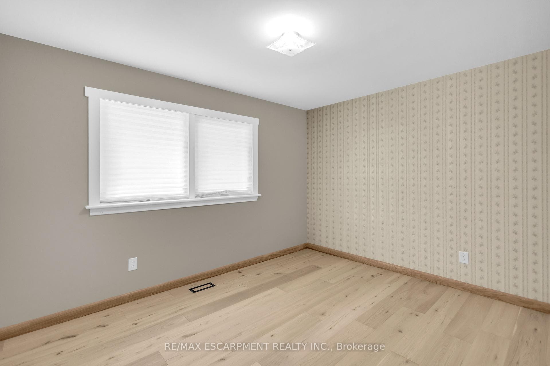 626 Iroquois Avenue photo 20