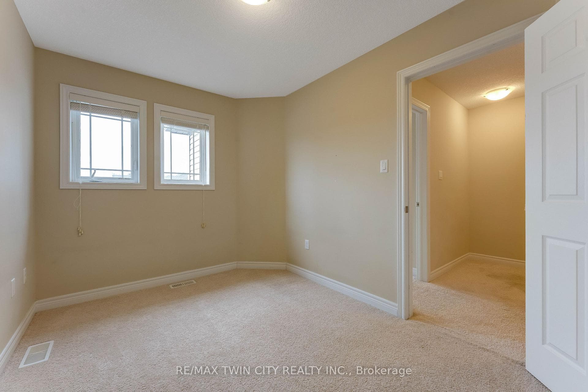 17 Valleybrook Drive photo 28