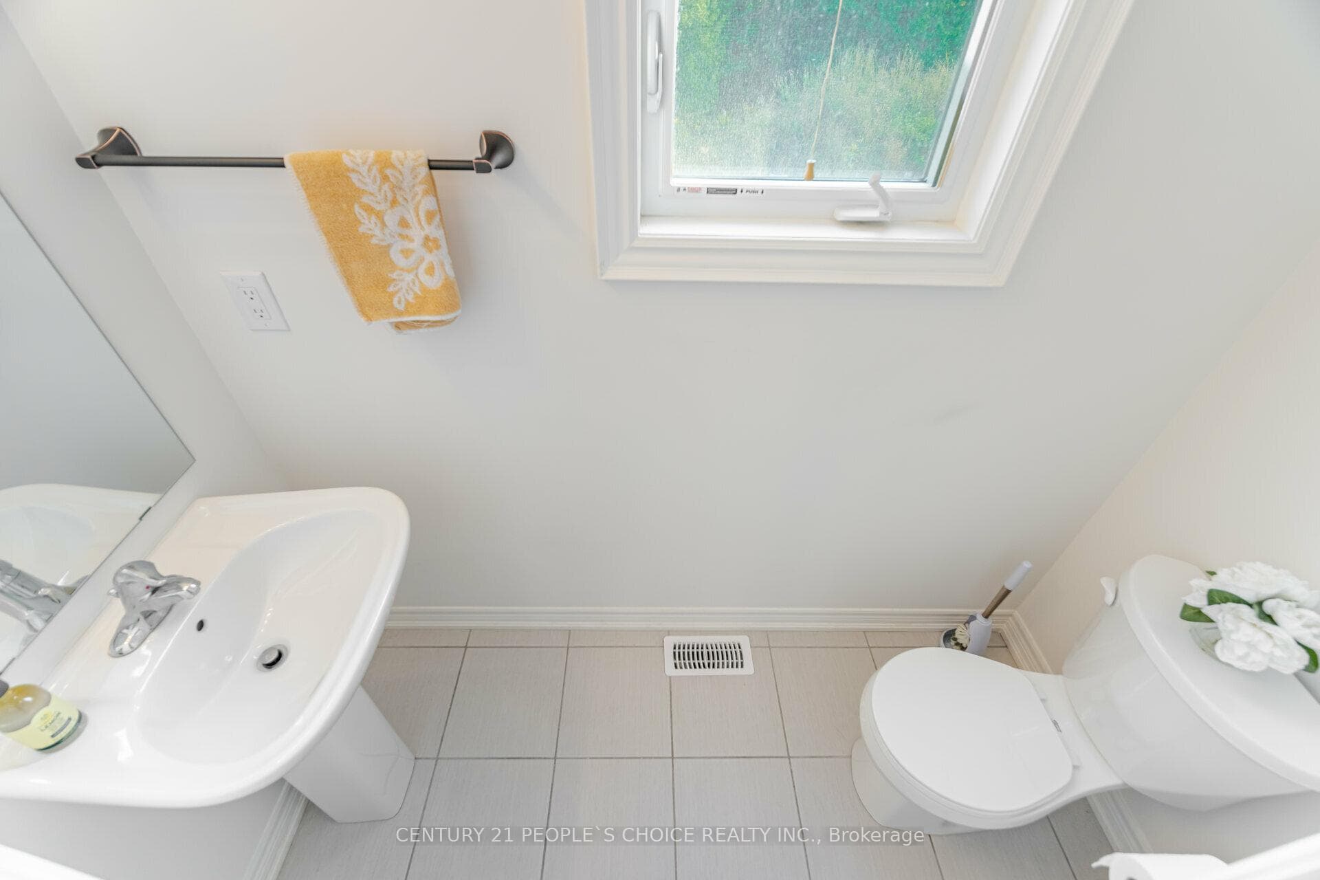 24 Queenpost Drive photo 13
