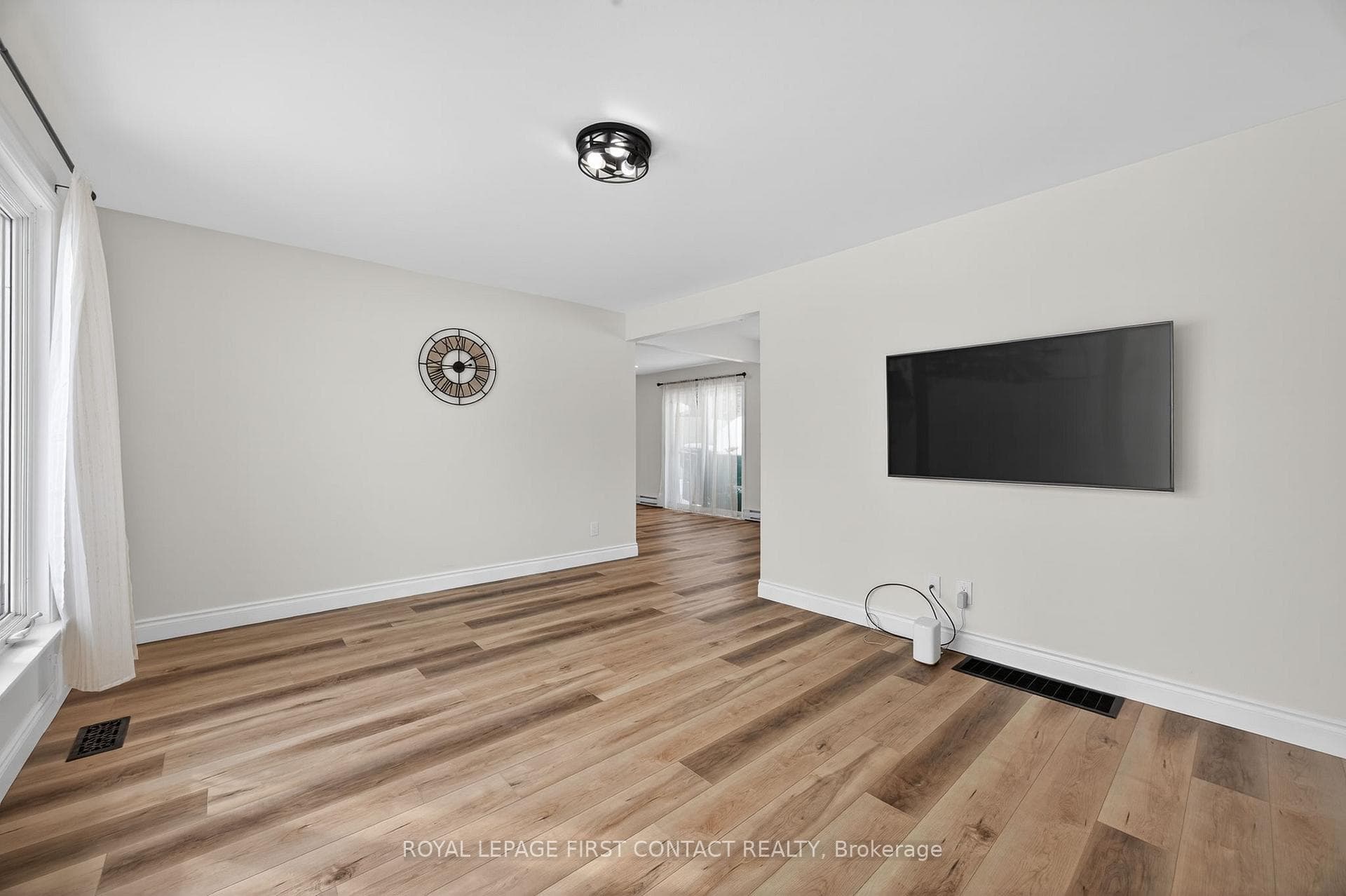 iving room