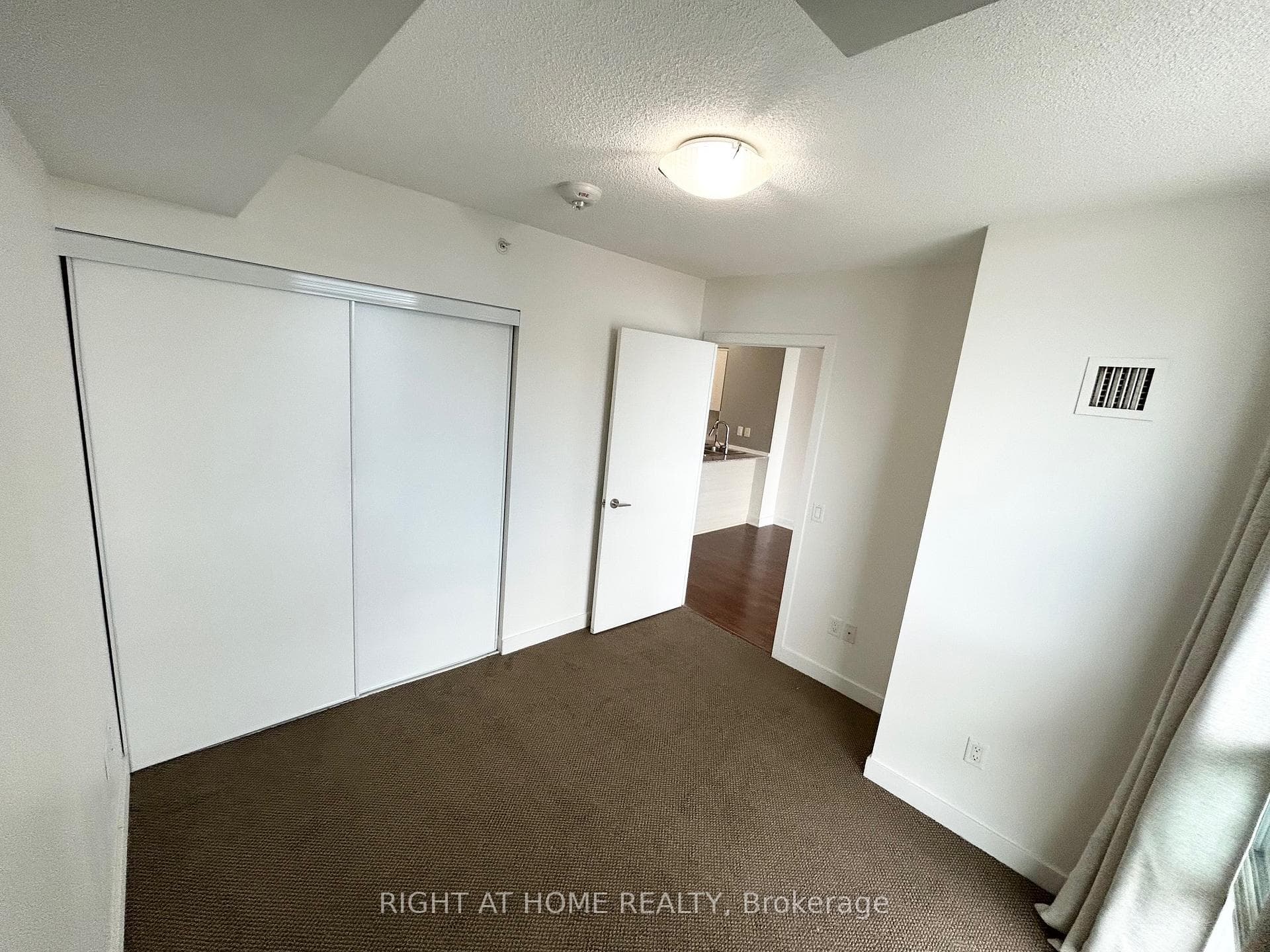 5740 Yonge Street Unit 1708 photo 10