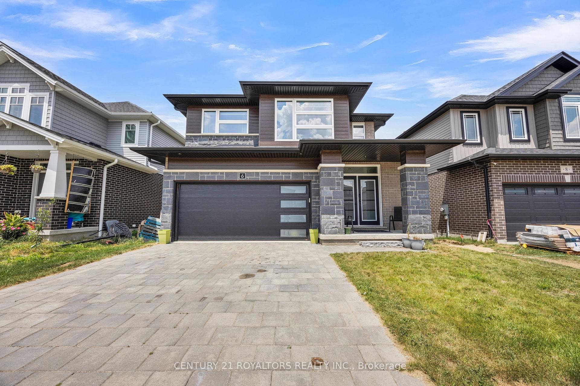 6 Sutherland Crescent photo 1