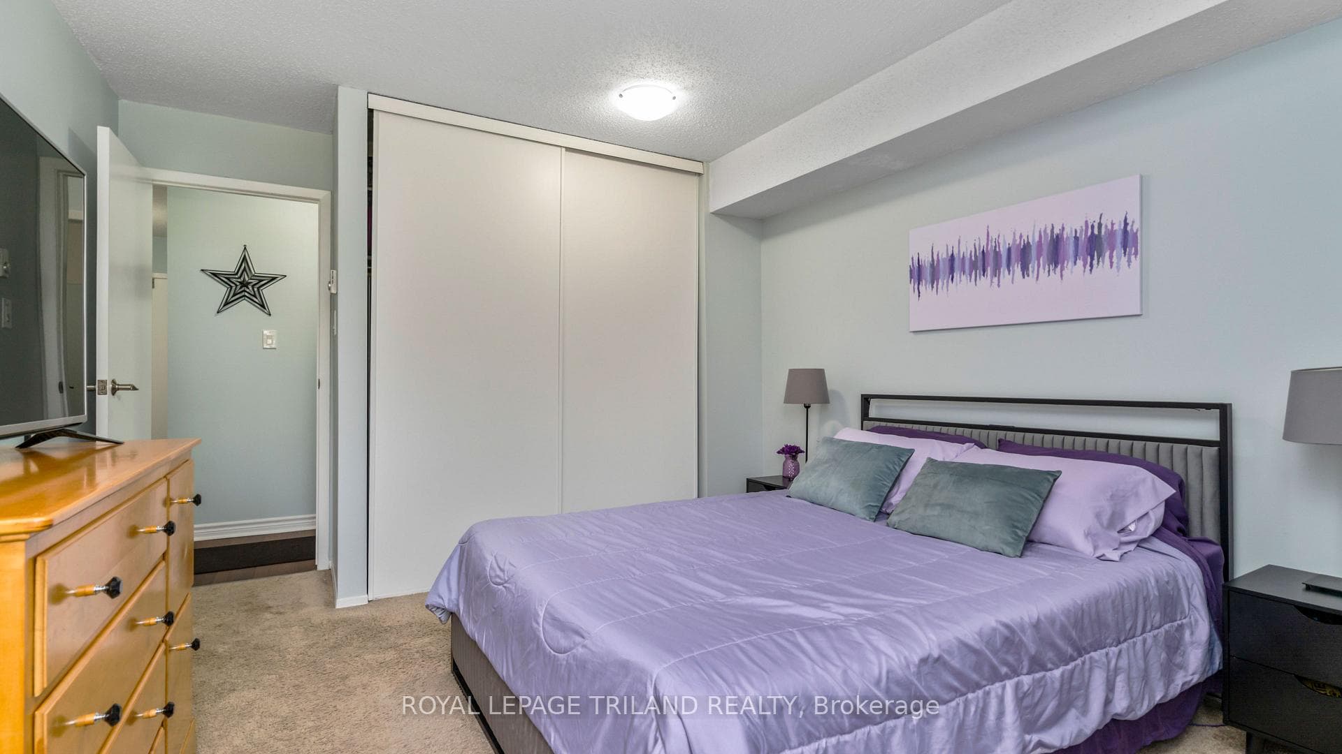 735 DEVERON Crescent Unit 116 photo 11