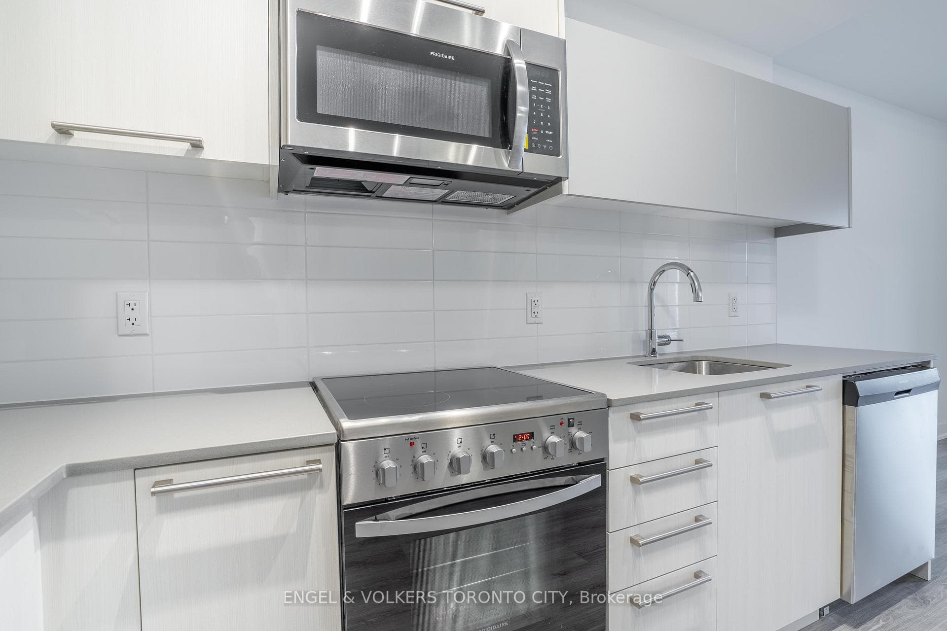 25 Neighbourhood Lane Unit 202 photo 6