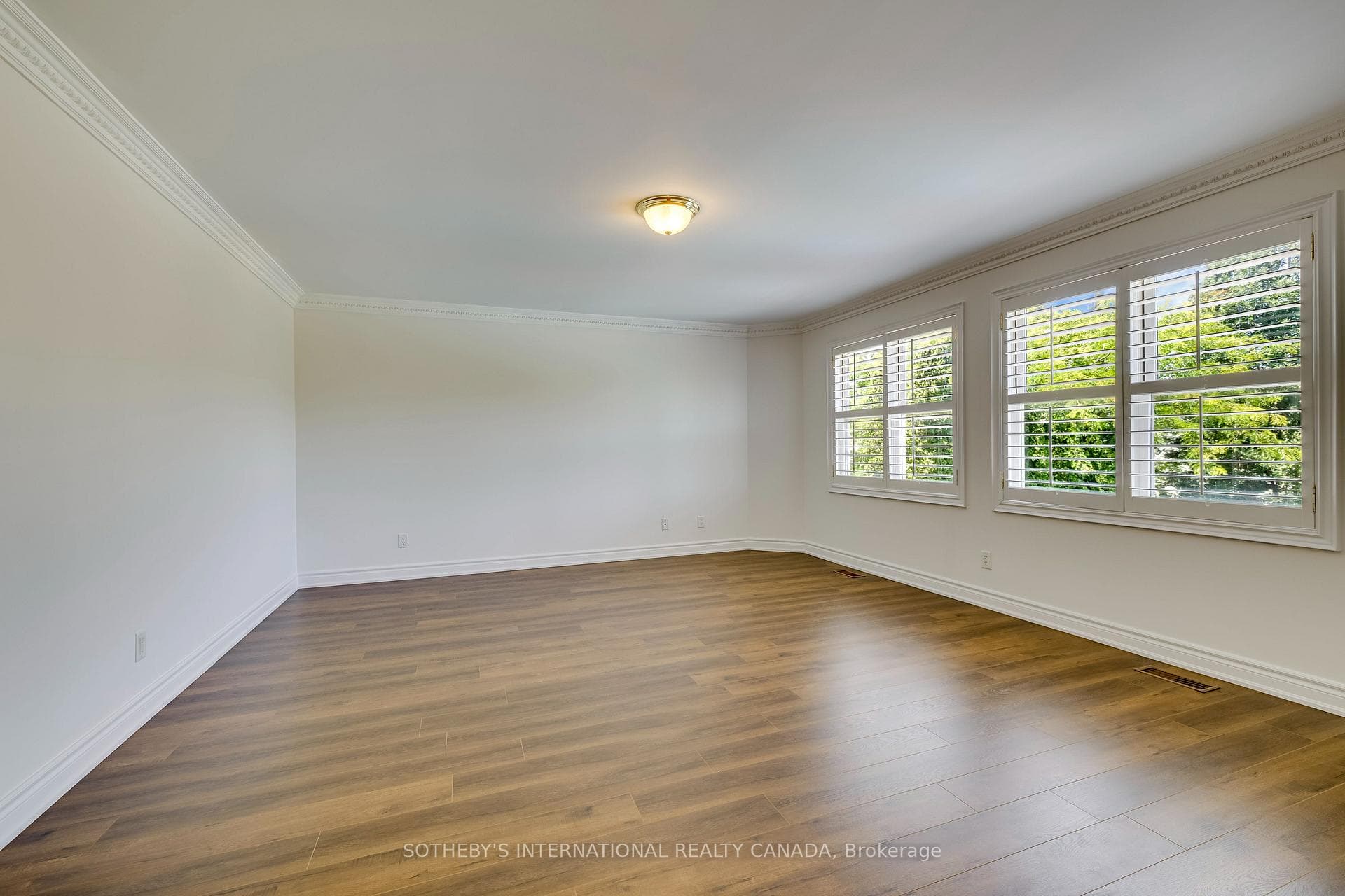 549 Renshaw Court photo 25