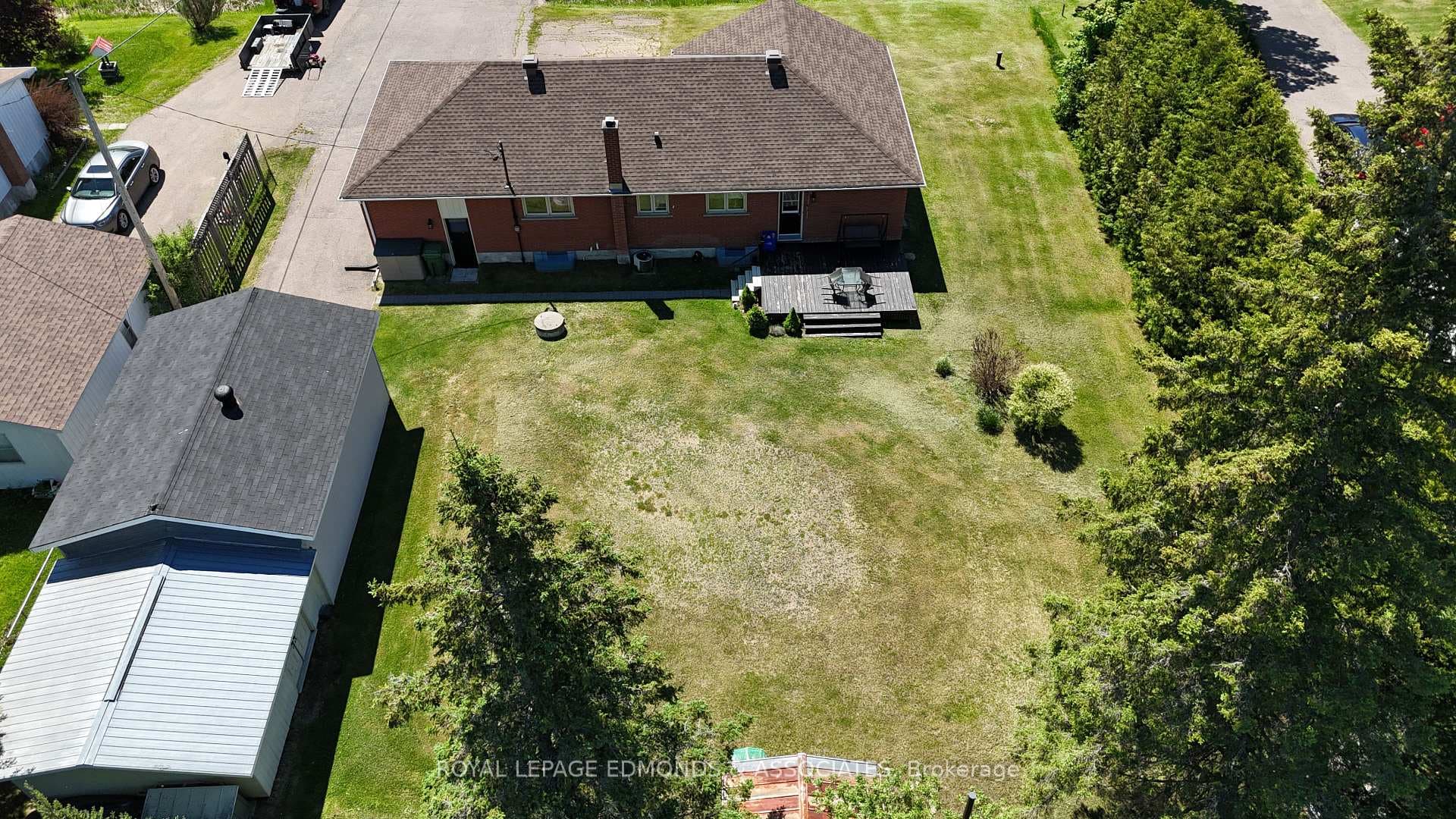 11837 Round Lake Road photo 46