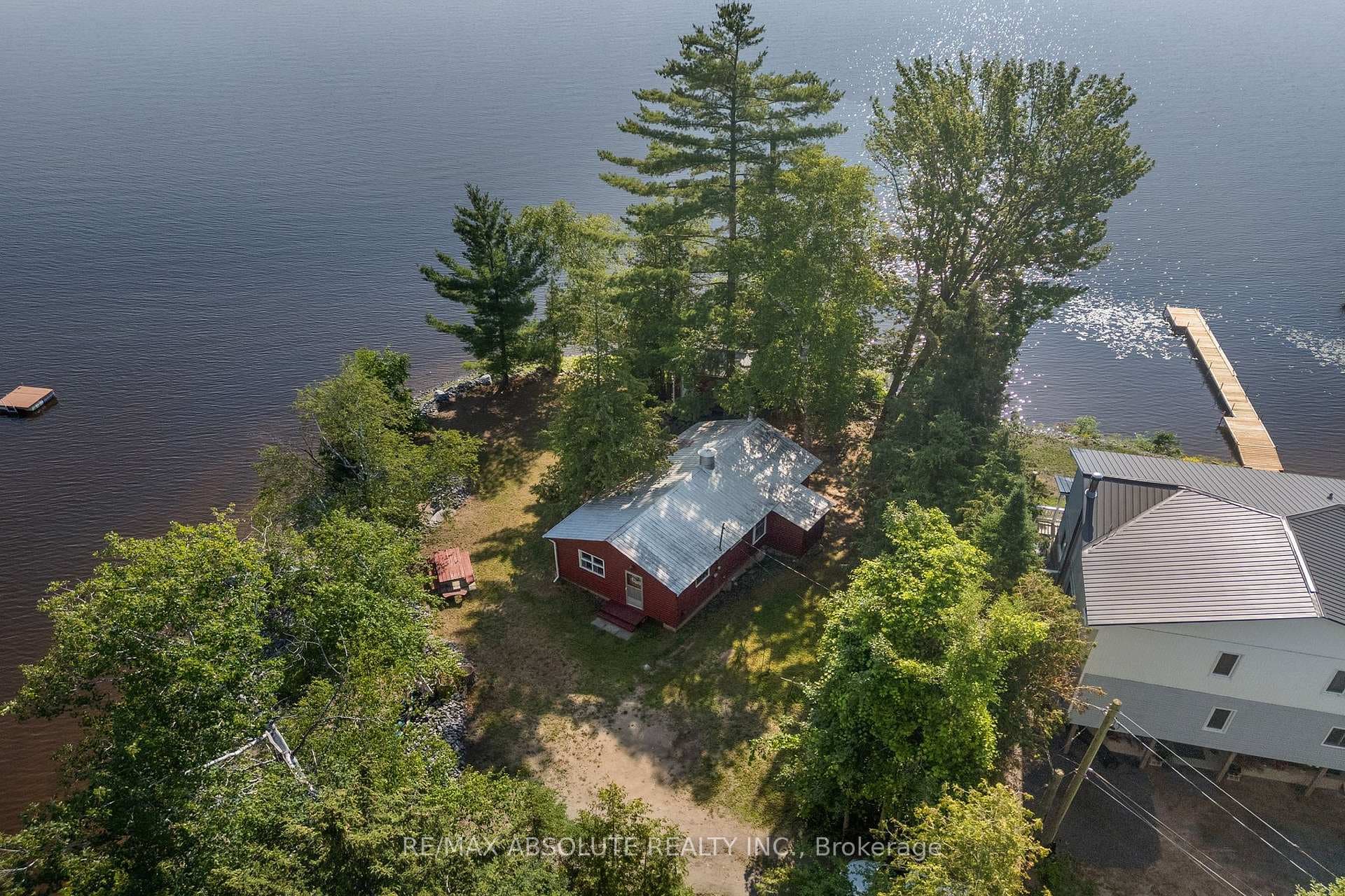 77A Christopher Lane photo 2