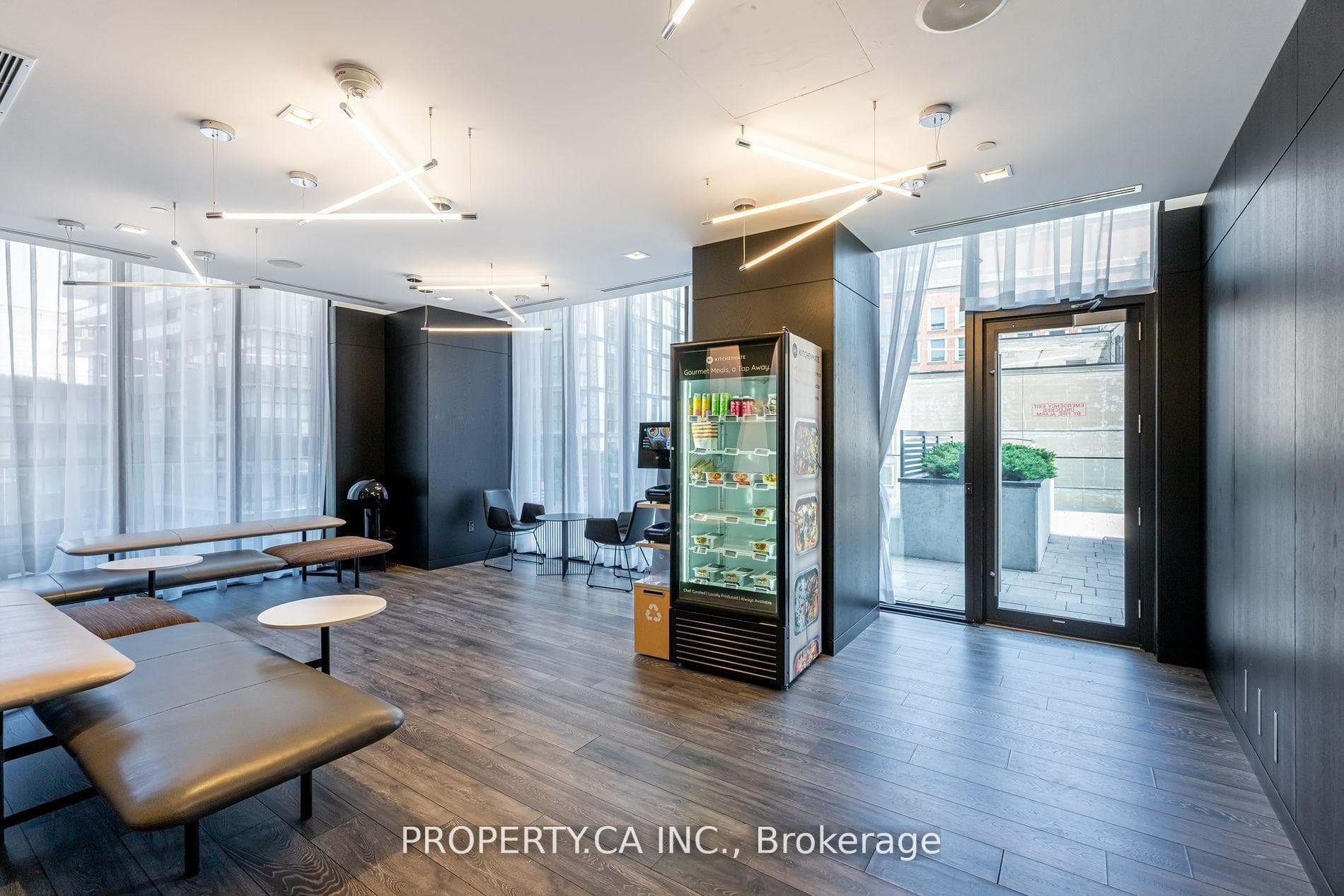 8 Eglinton Avenue Unit 606 photo 23