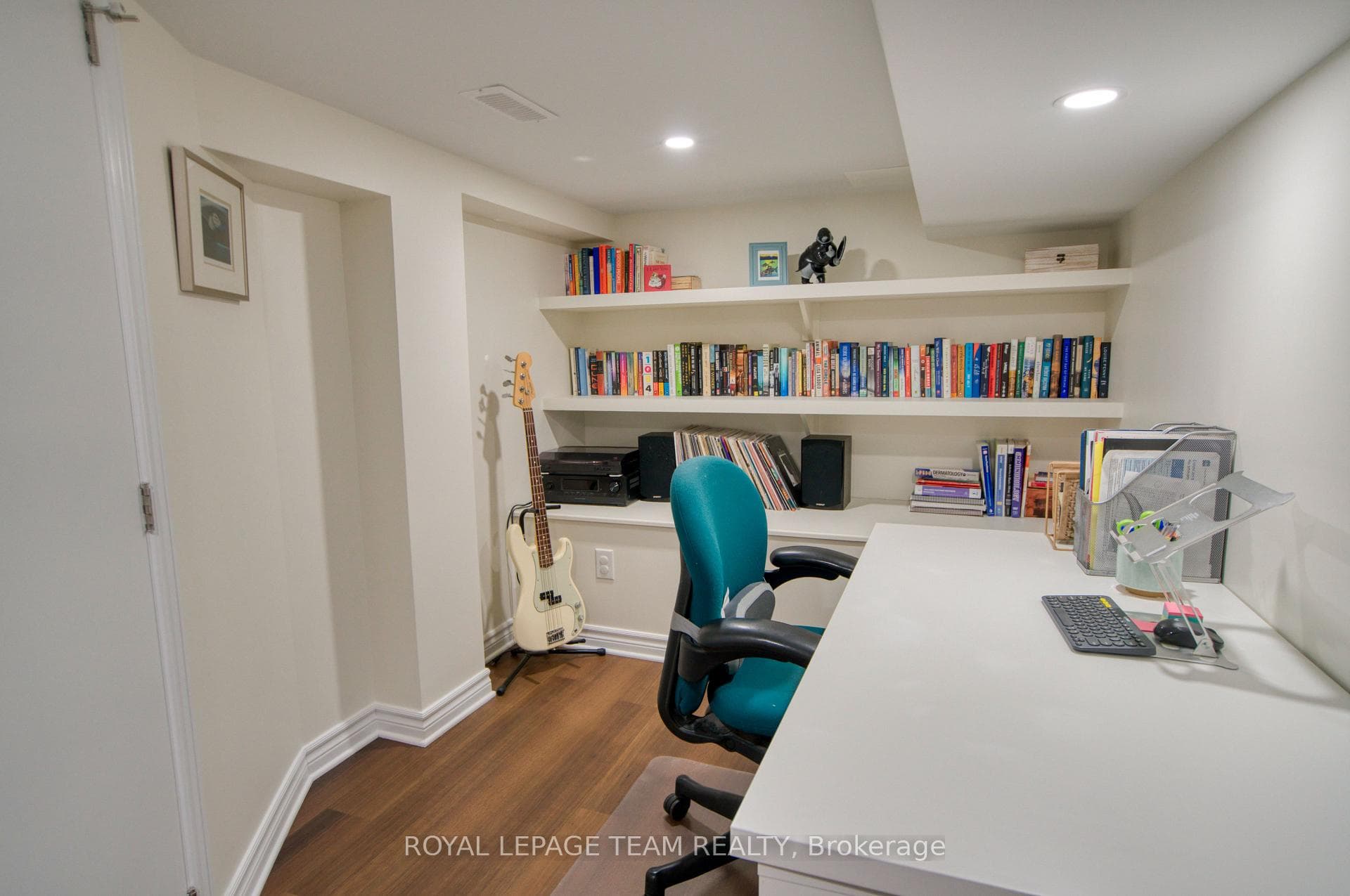 485 Foxhall Way photo 40