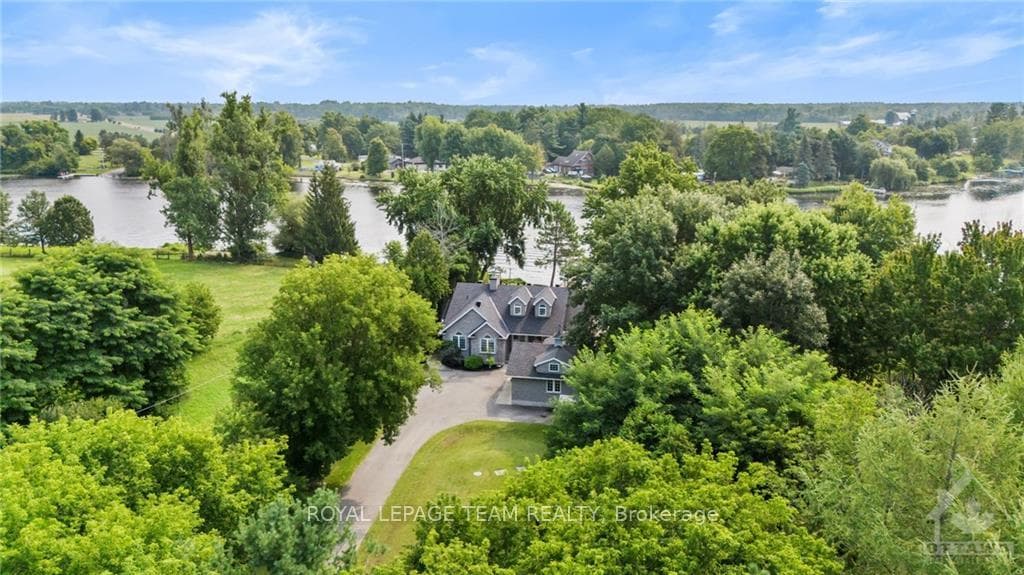 7009 RIDEAU VALLEY Drive photo 2