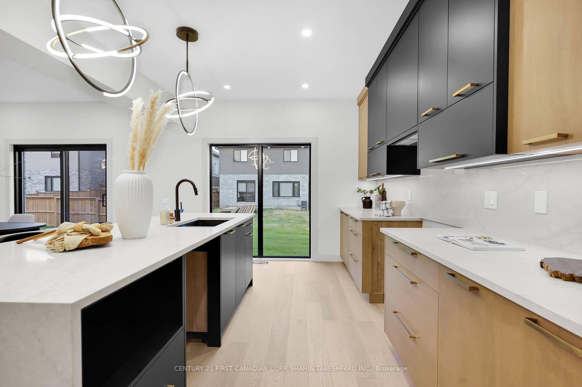 3762 Somerston Crescent photo 12