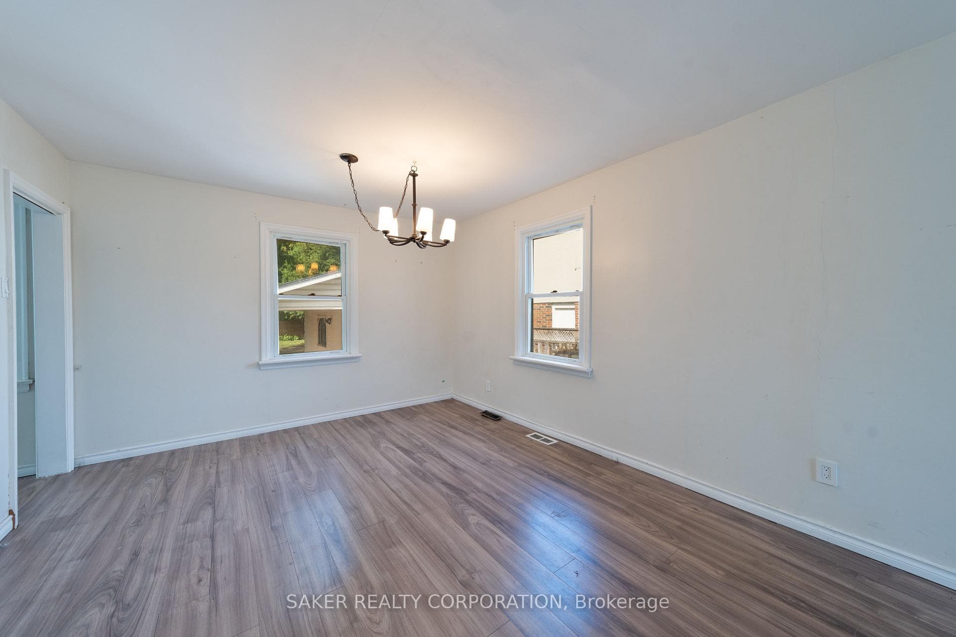 1784 Parkhurst Avenue photo 9