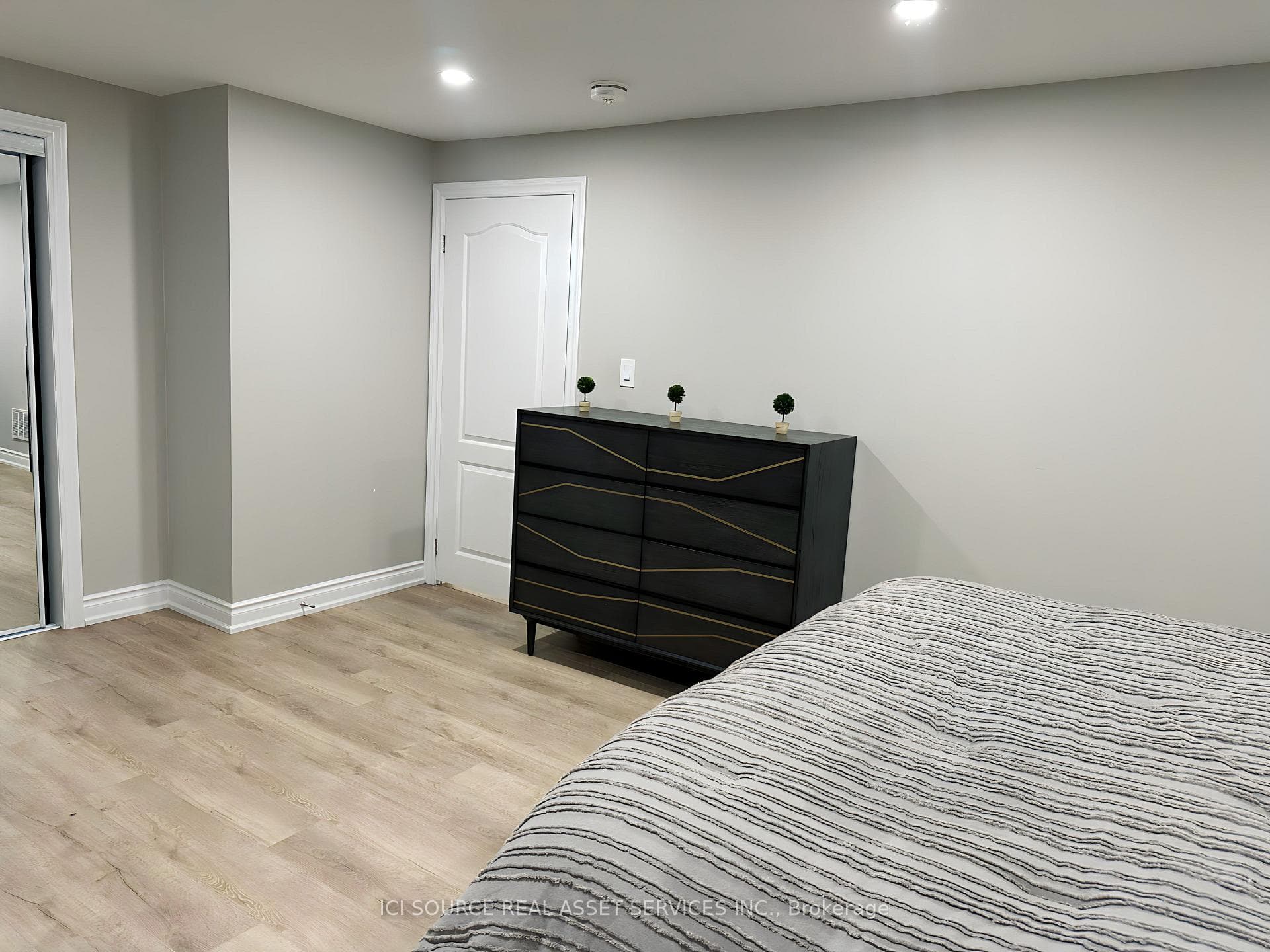 30 York Drive Unit B photo 3