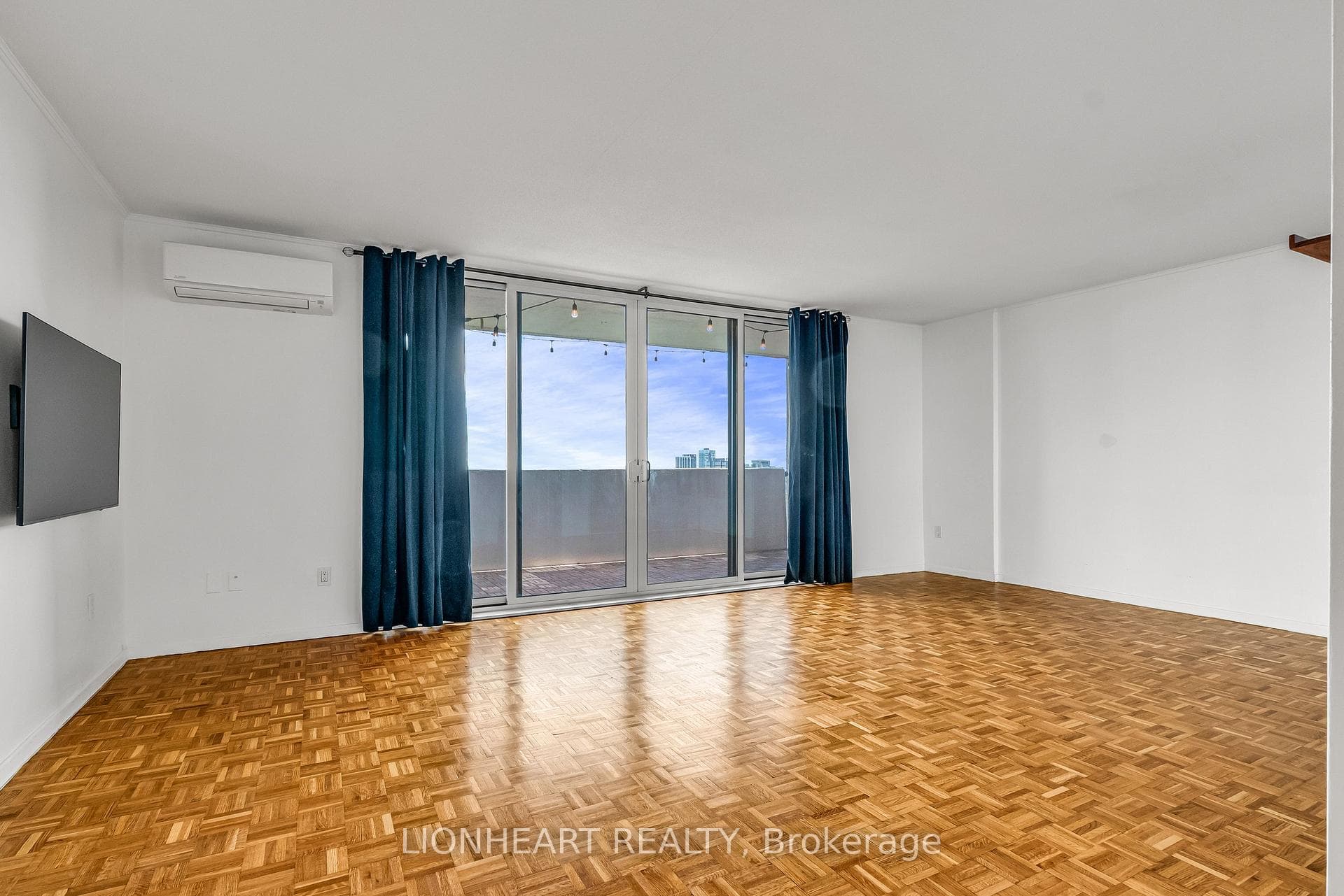 40 Homewood Avenue Unit 2608 photo 23