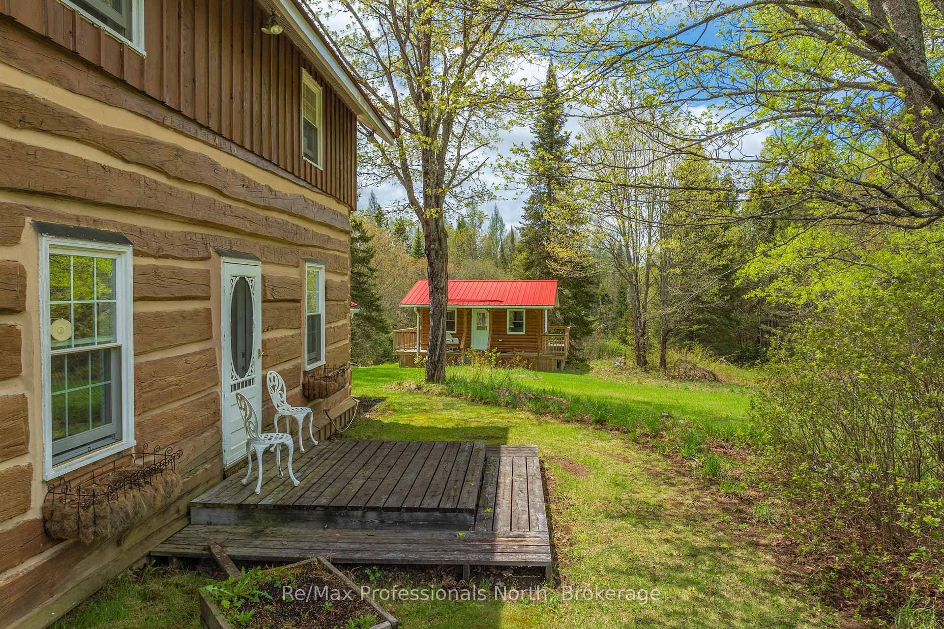 3569 Chetwynd Road photo 48