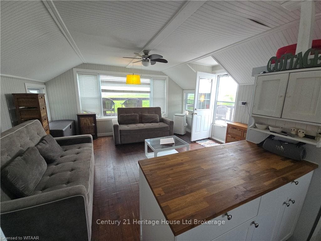 90 ROGERS Avenue photo 26