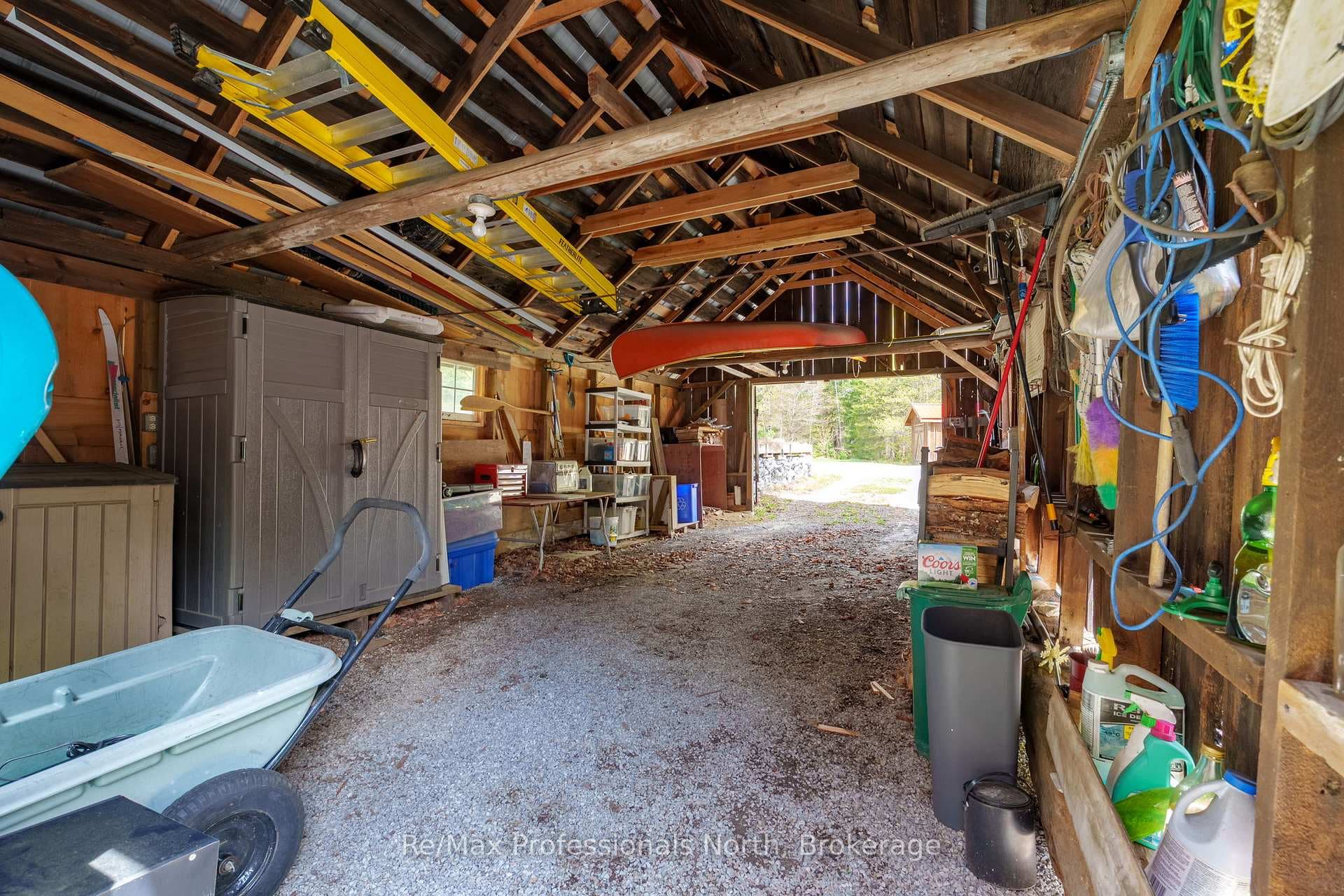 3569 Chetwynd Road photo 36