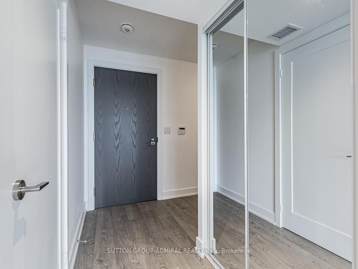 7 Mabelle Avenue Unit 301 photo 3