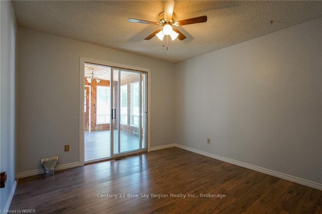 56 EGLINGTON Road photo 18