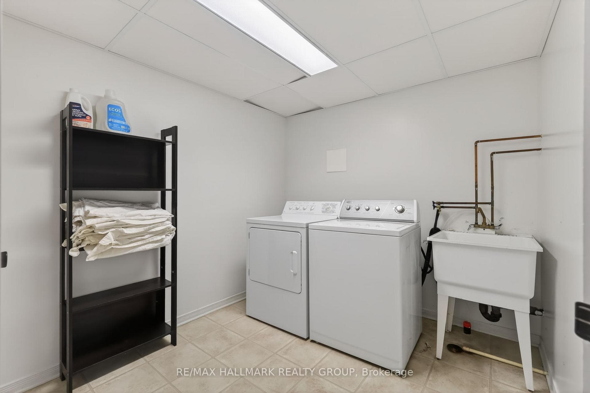 130 College Circle photo 39