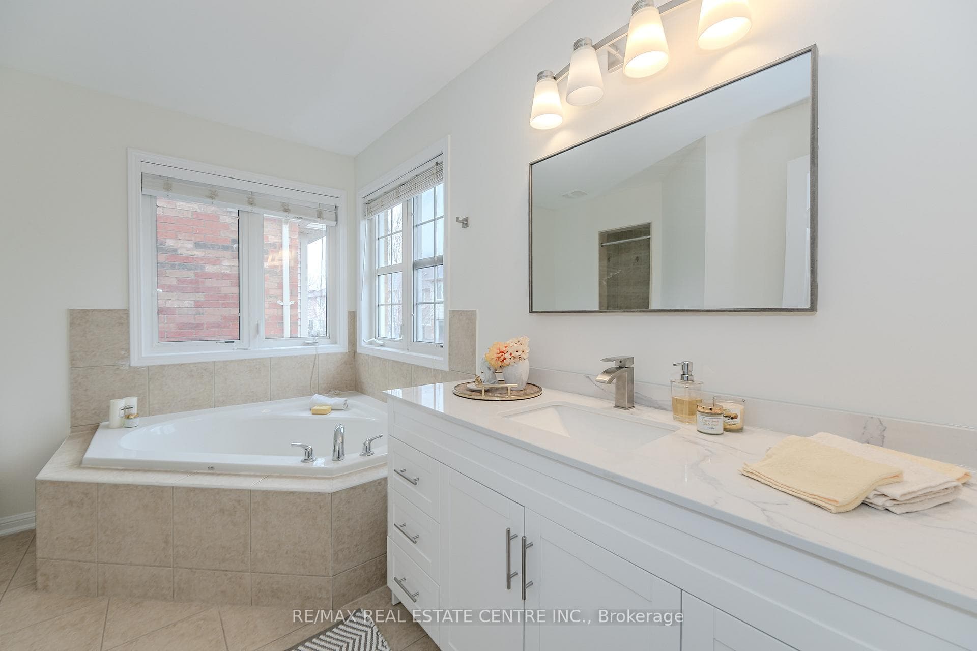 917 Whaley Way photo 30