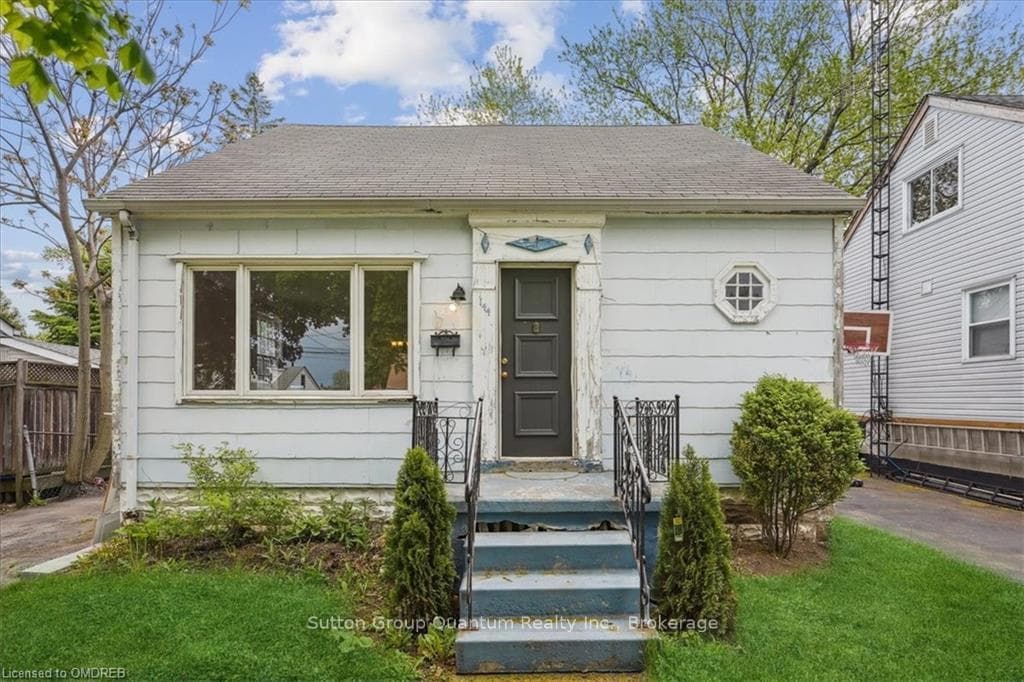 144 SELKIRK Avenue photo 5