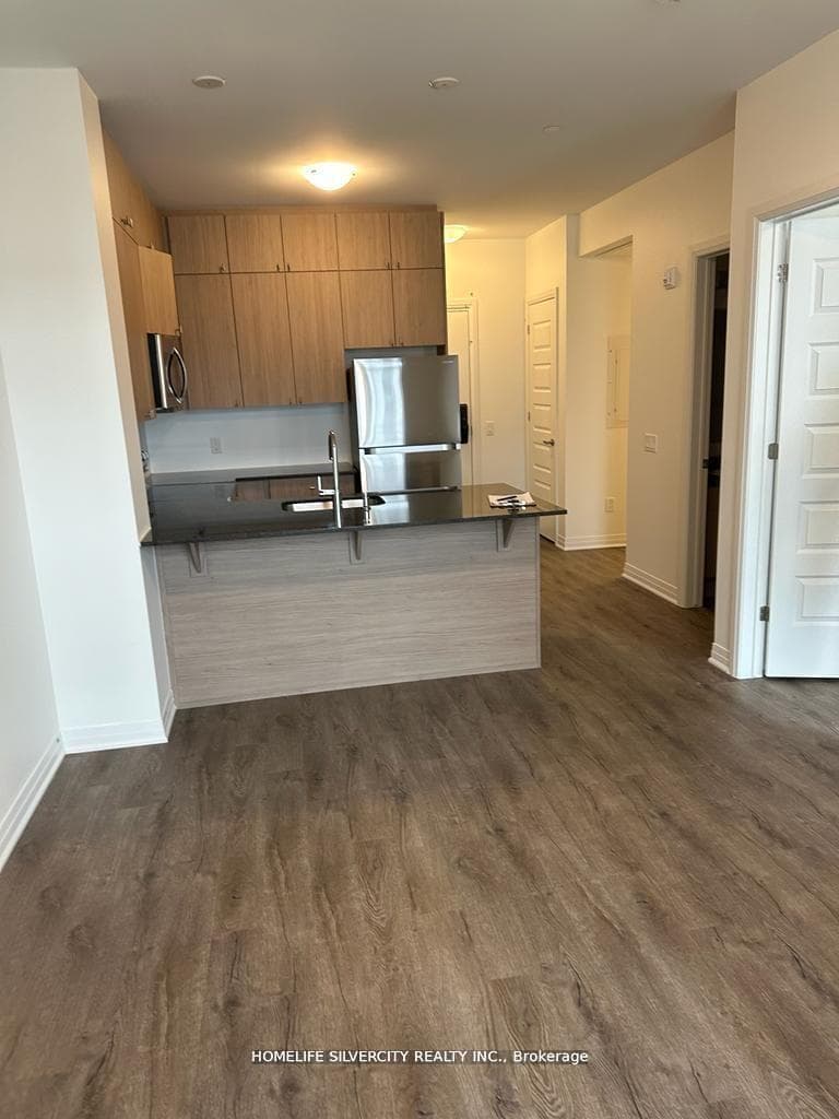 460 Gordon Krantz Avenue Unit 415 photo 6