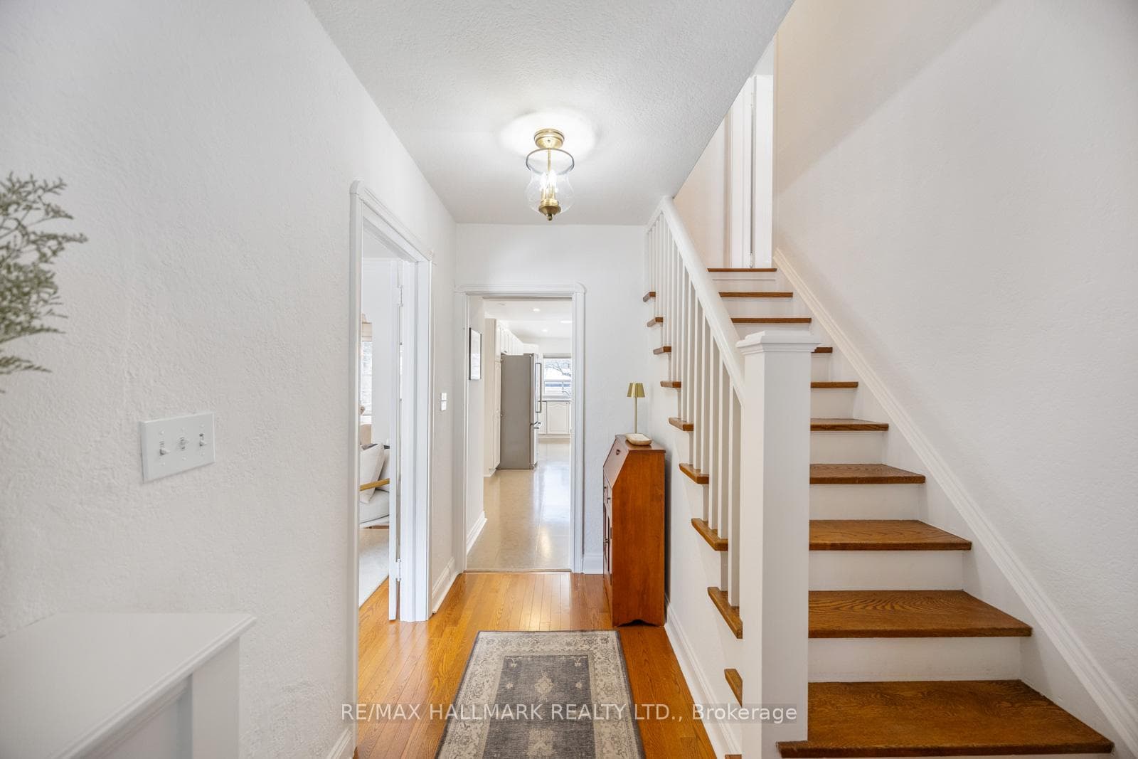 18 Elmview Drive photo 3