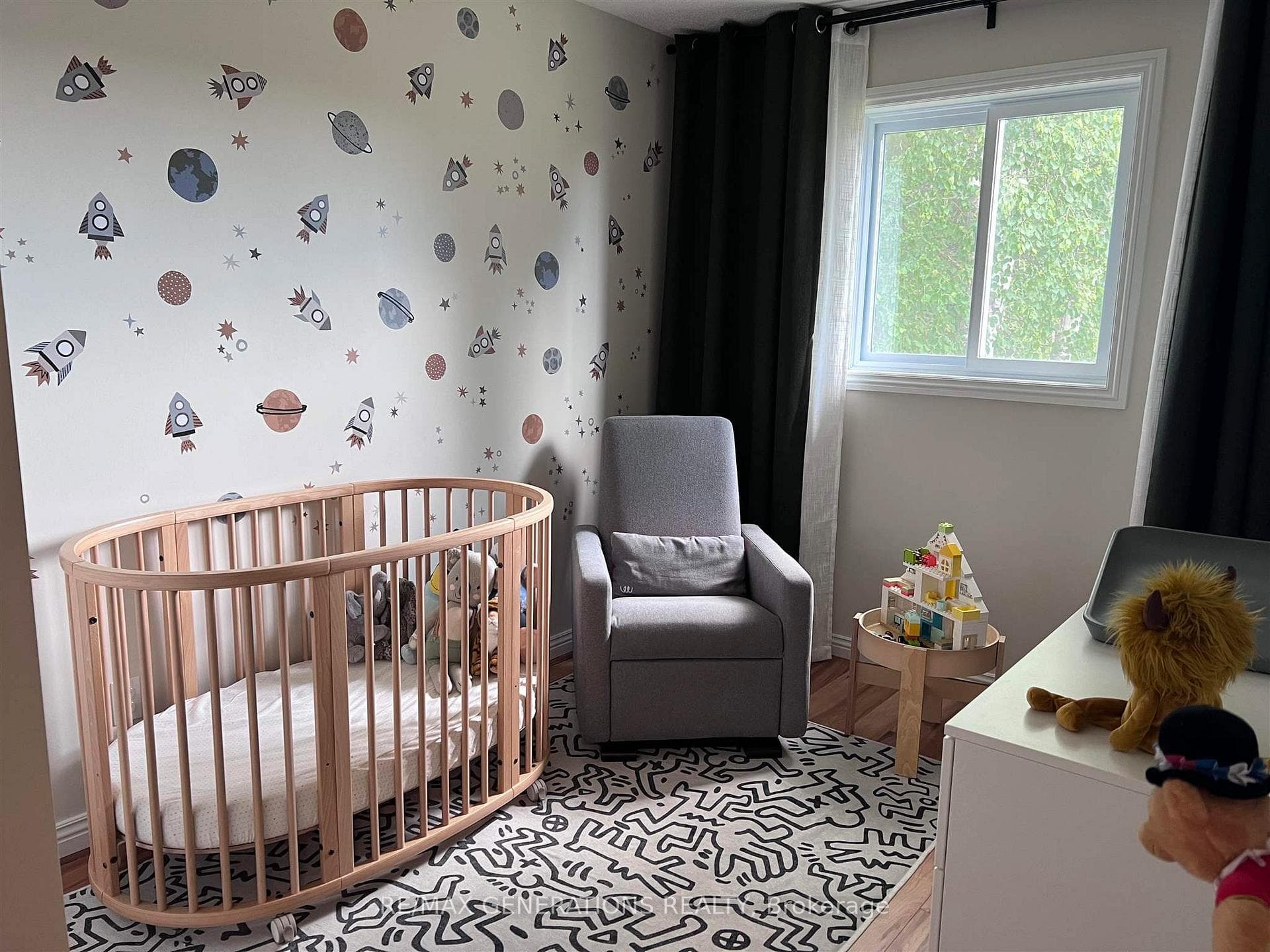 35 Graham Crescent photo 9
