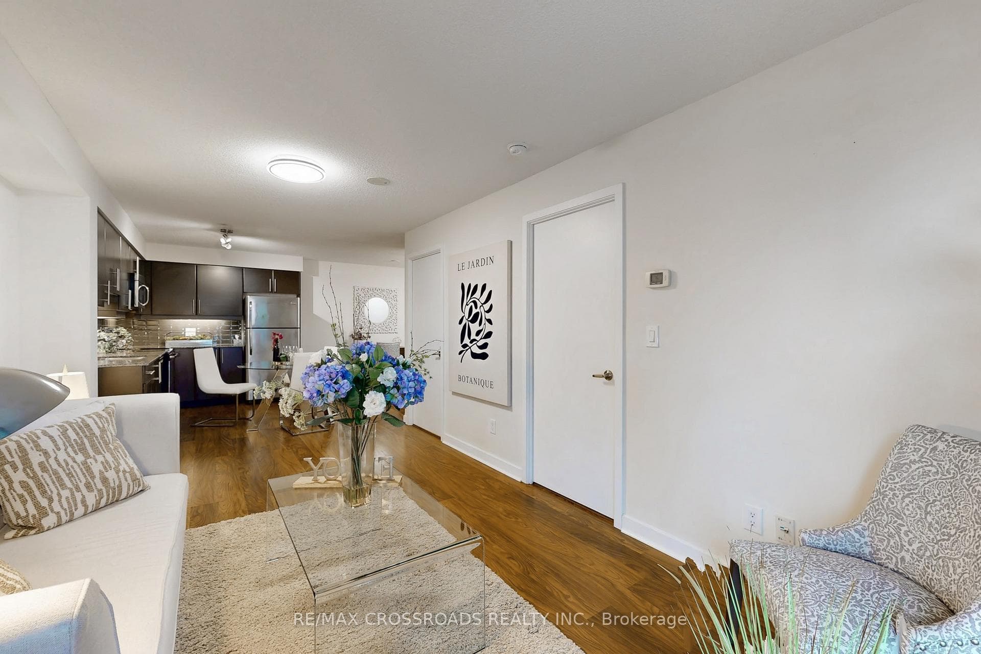33 Bay Street Unit 813 photo 6