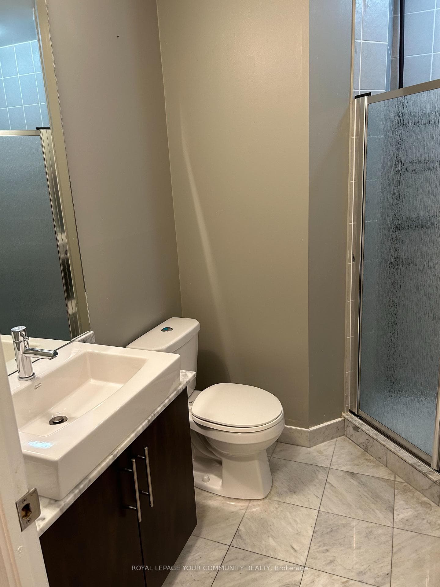 65 Bremner Boulevard Unit 2105 photo 9