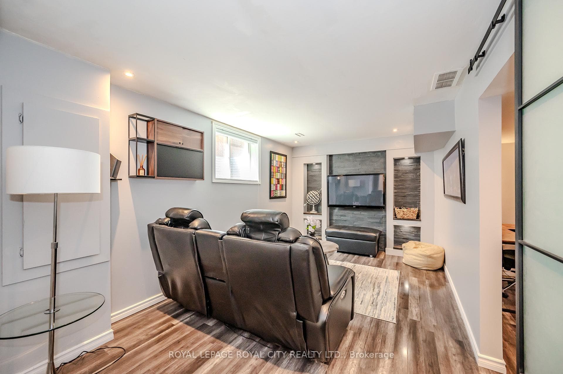67 Laughland Lane photo 28