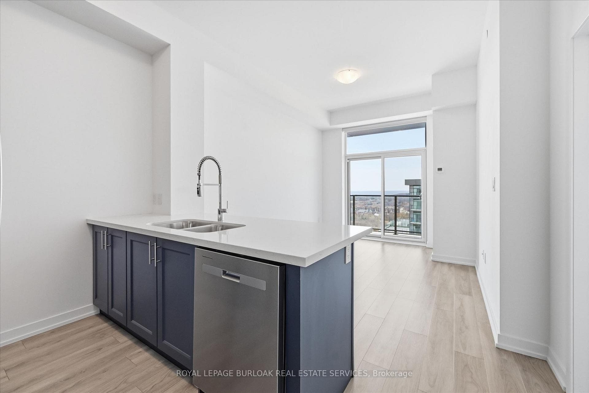 460 Dundas Street Unit 1212 photo 15