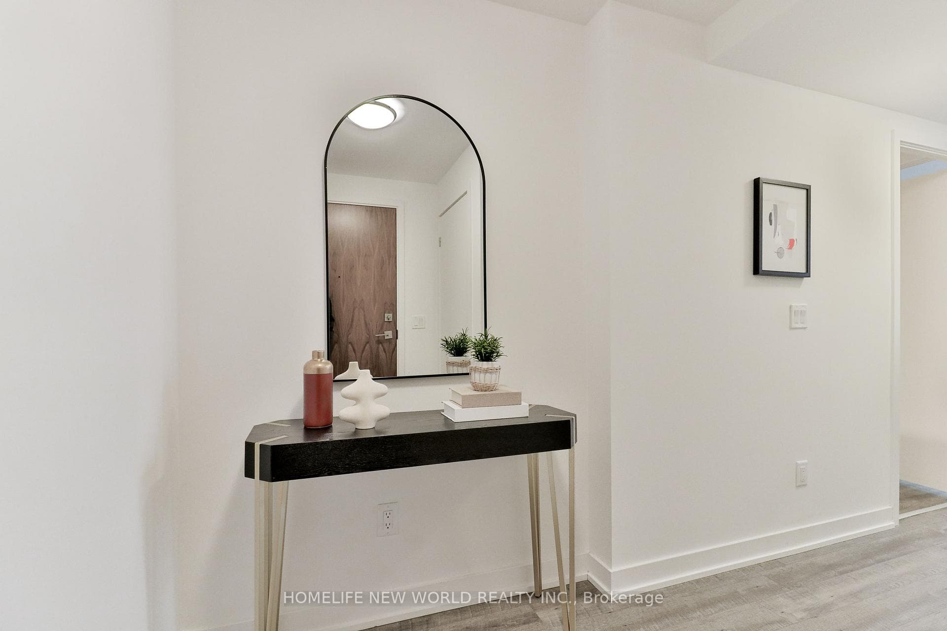 665 Queen Street Unit 407 photo 18