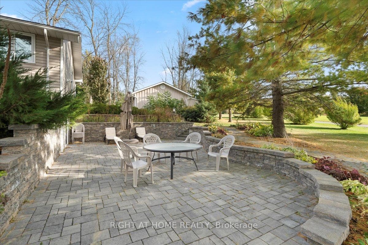 153 Prinyers Cove Crescent photo 33