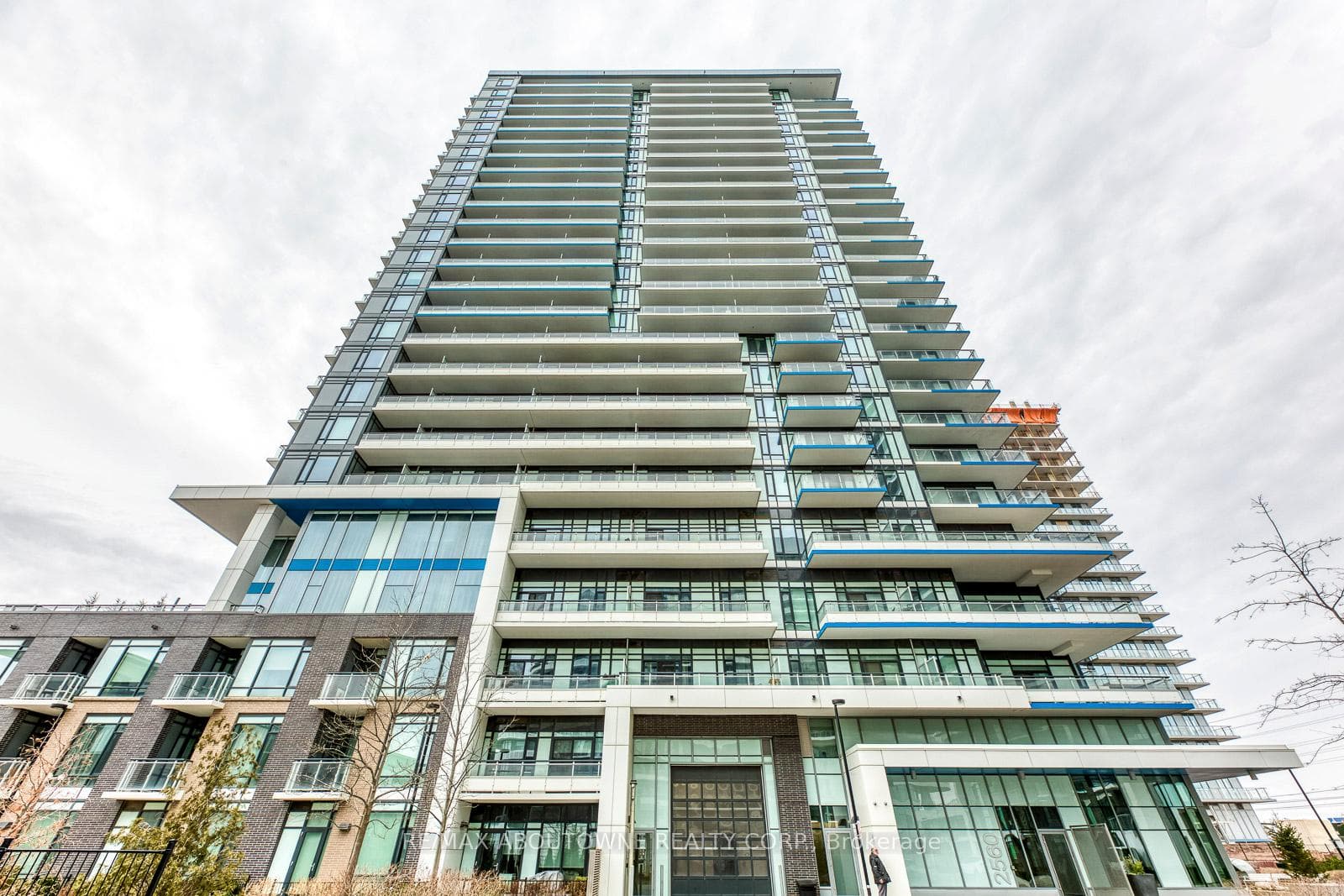2560 Eglinton Avenue Unit Th101 photo 2