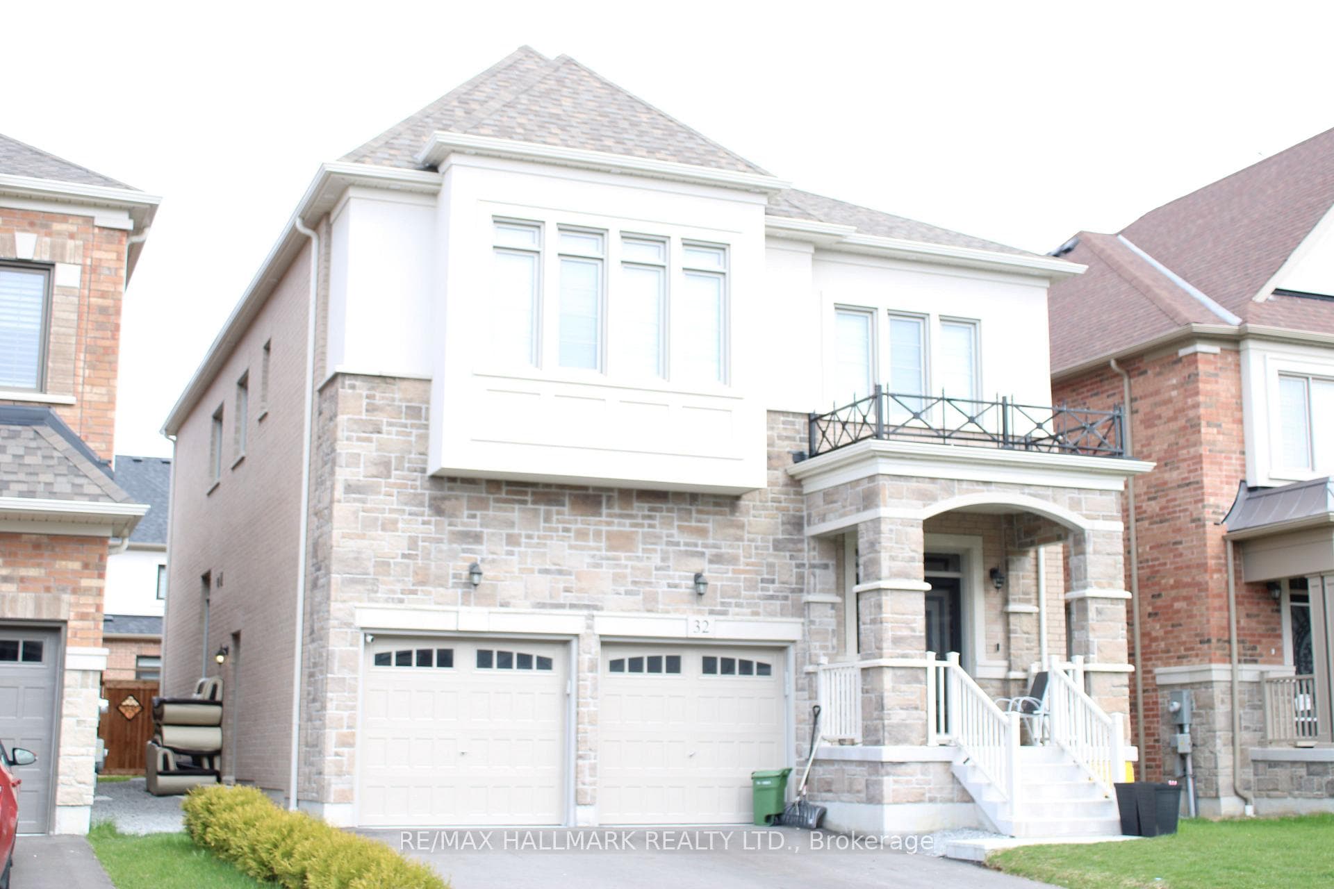32 Huggins Drive photo 1