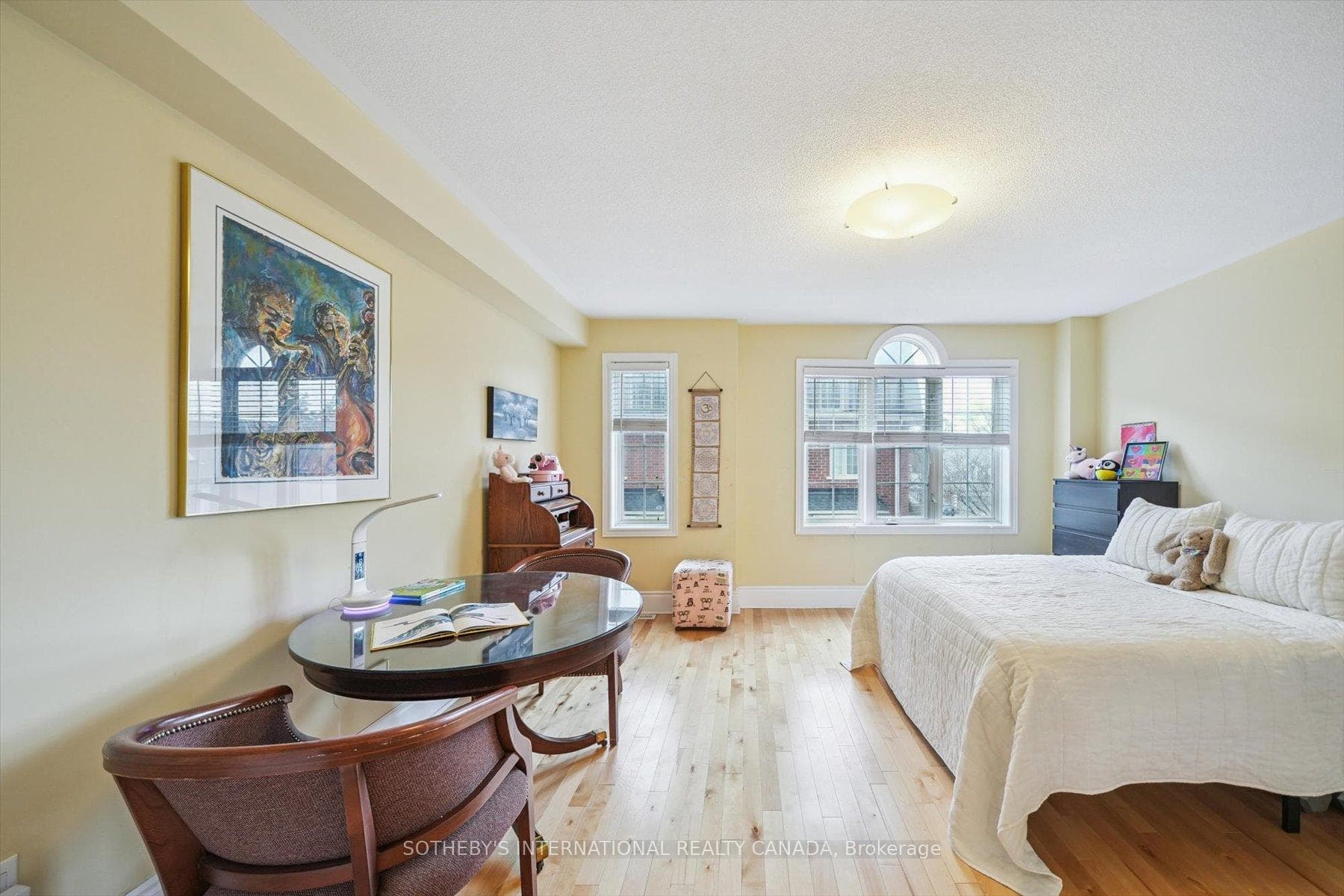 21 Streight Lane photo 26