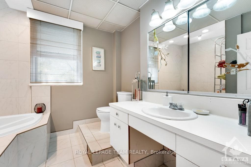 228 AUGUSTA Street photo 18