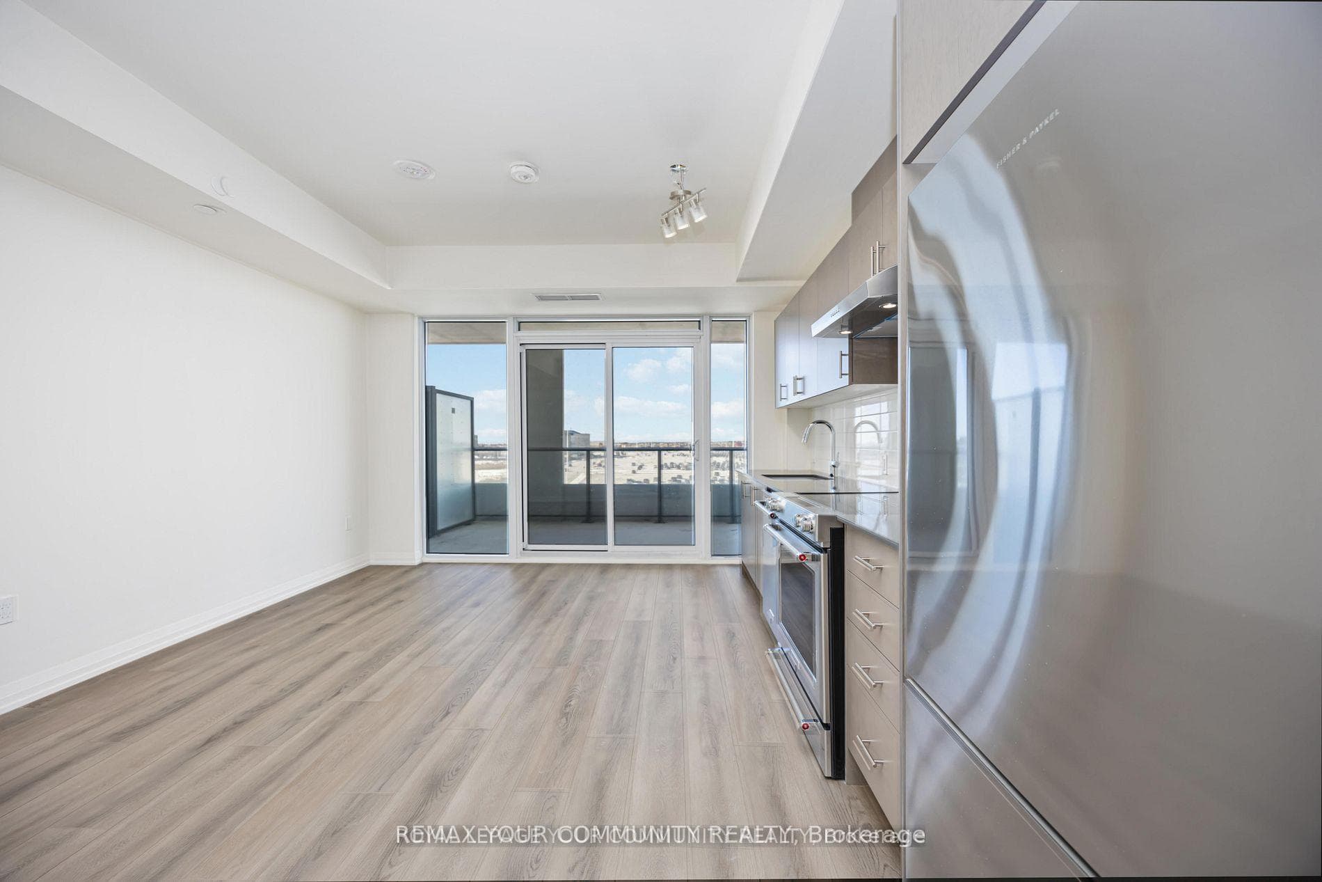8960 Jane Street Unit 429 photo 10