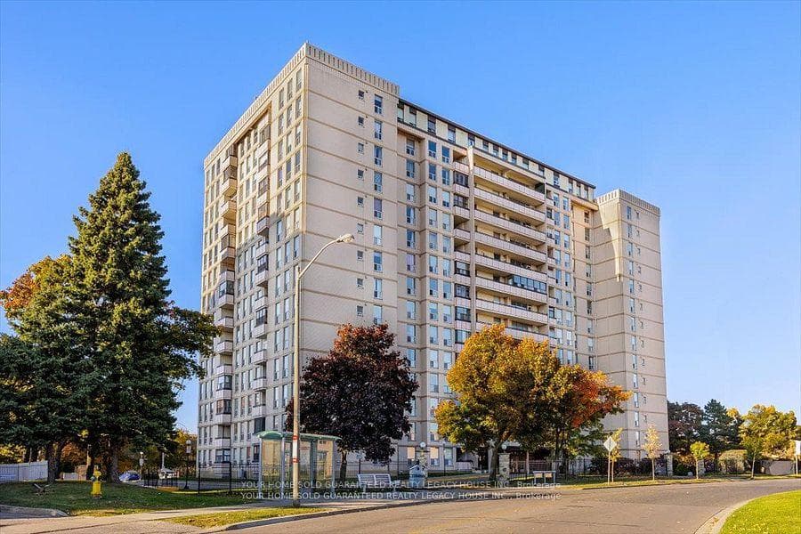 130 Neptune Drive Unit 607 photo 16