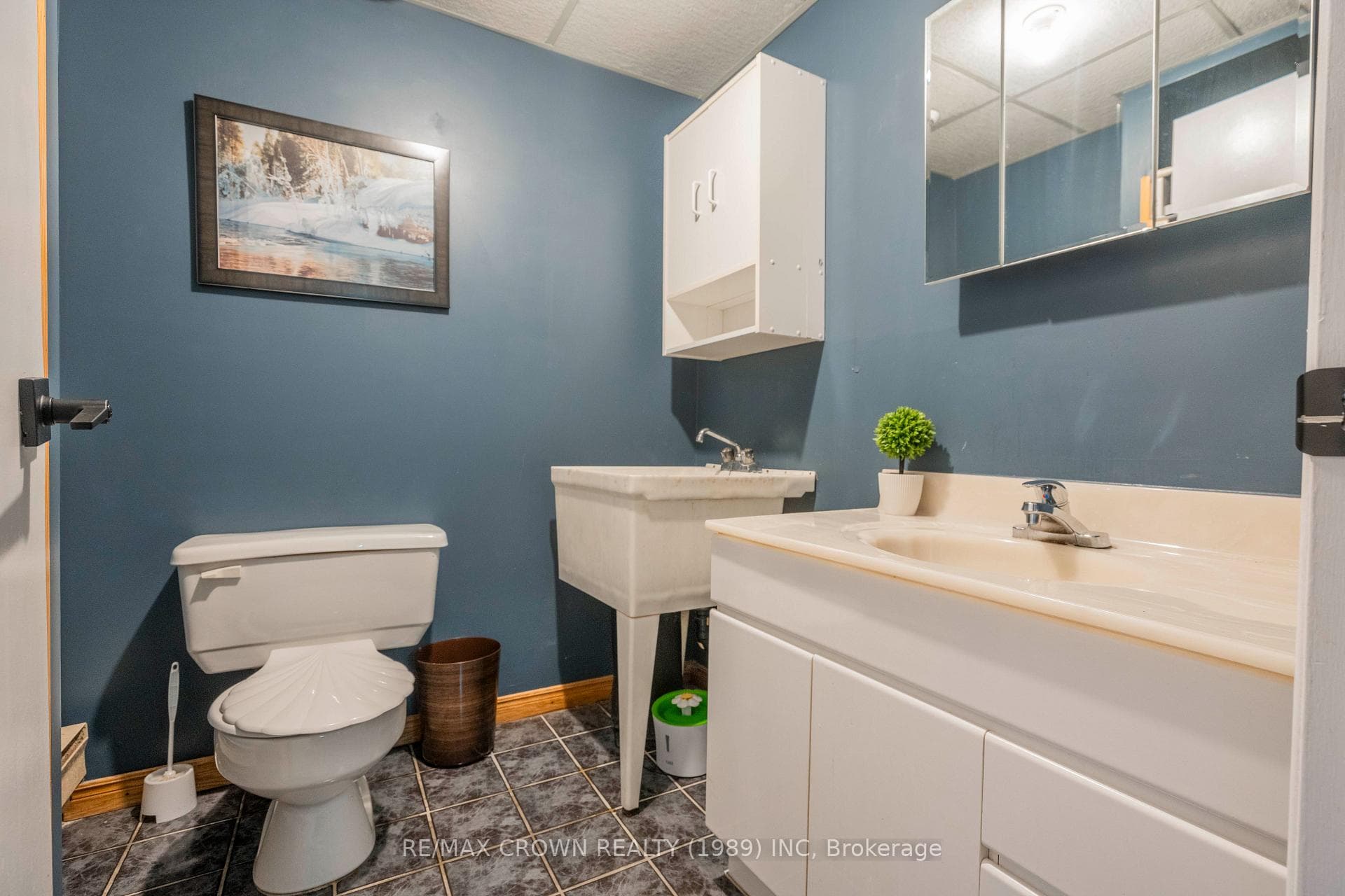 4 Erickson Avenue photo 30