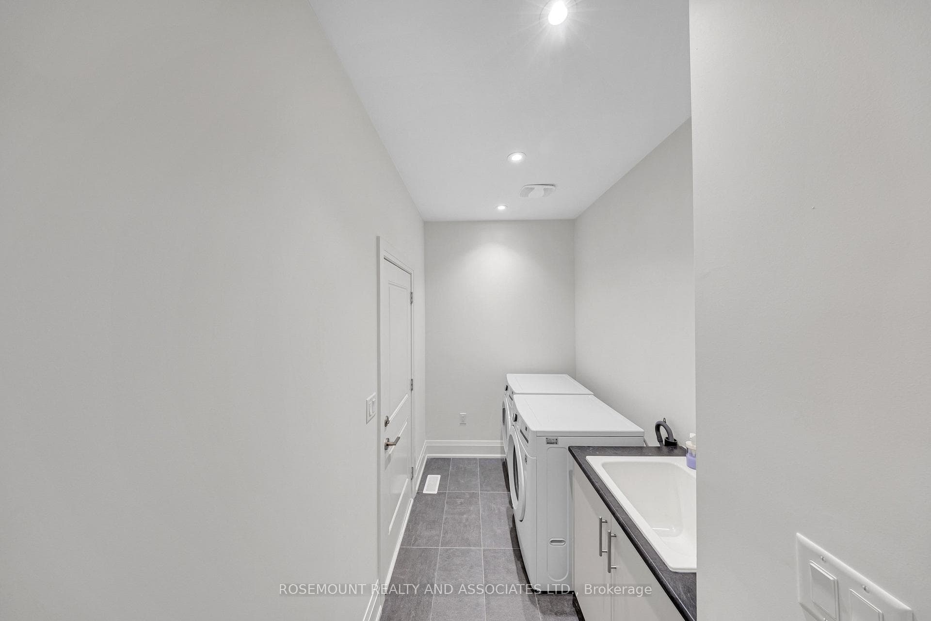Laundry room + Grage Entrance
