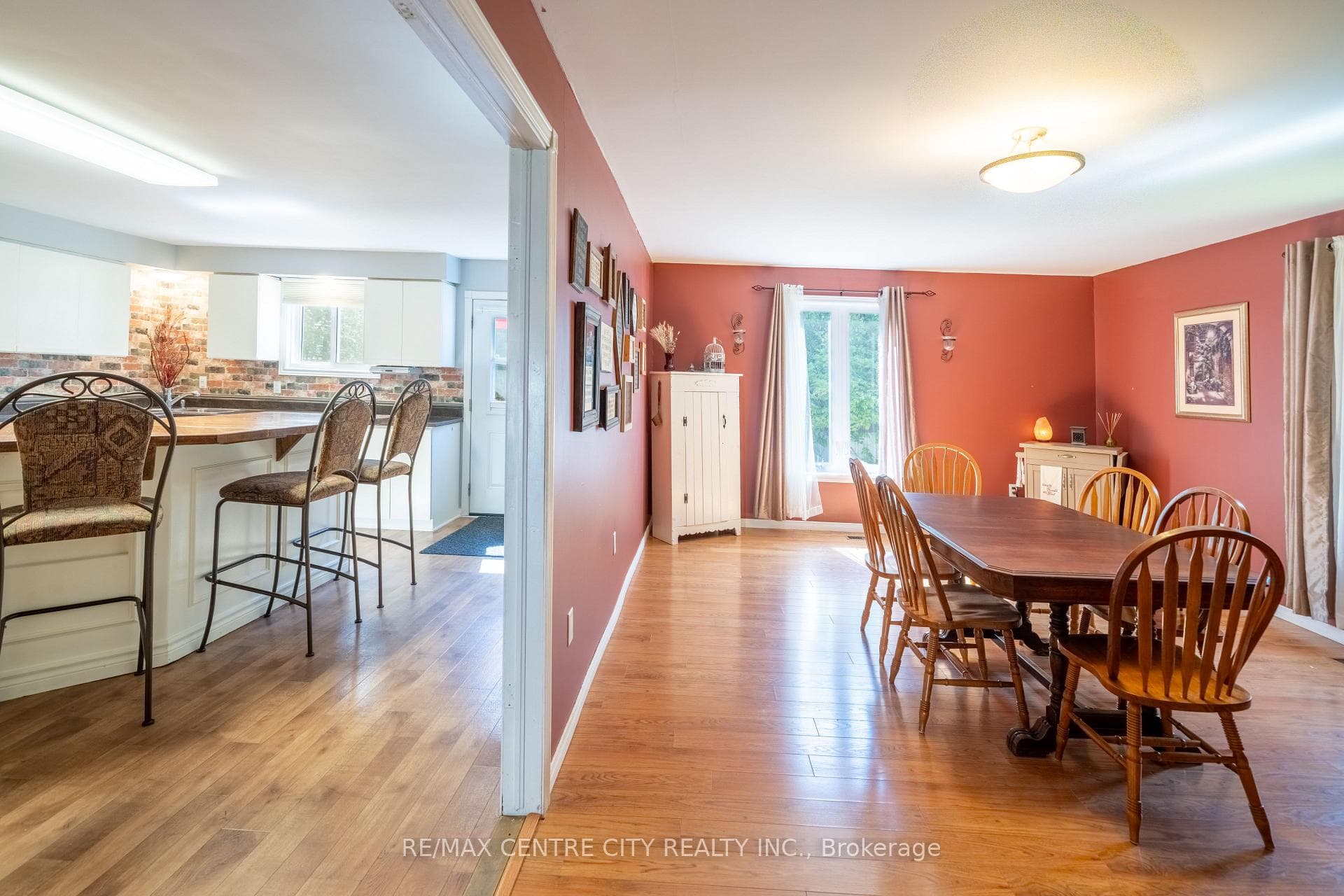 176 Eastman Avenue photo 18