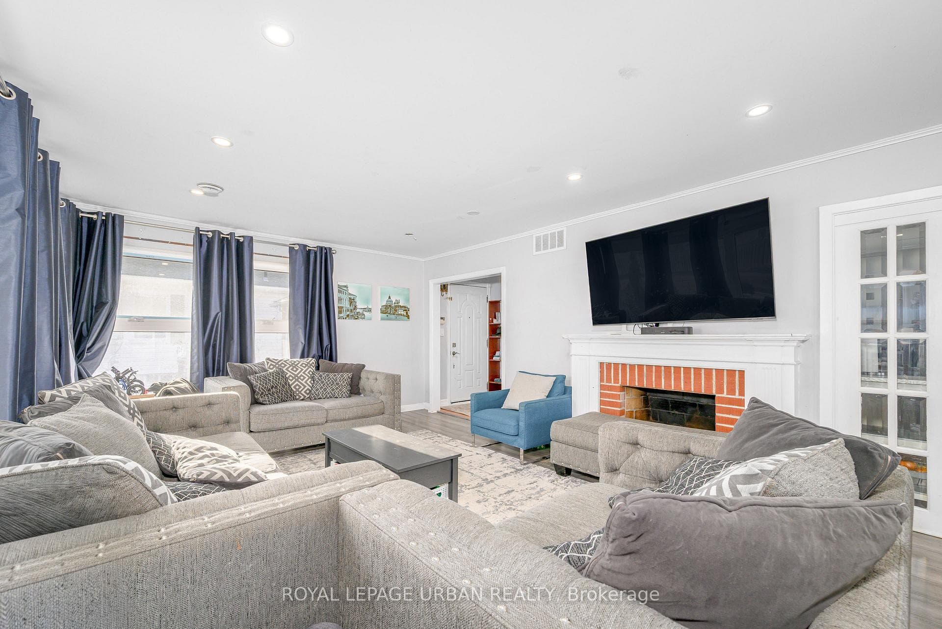 92 Rossland Road photo 9
